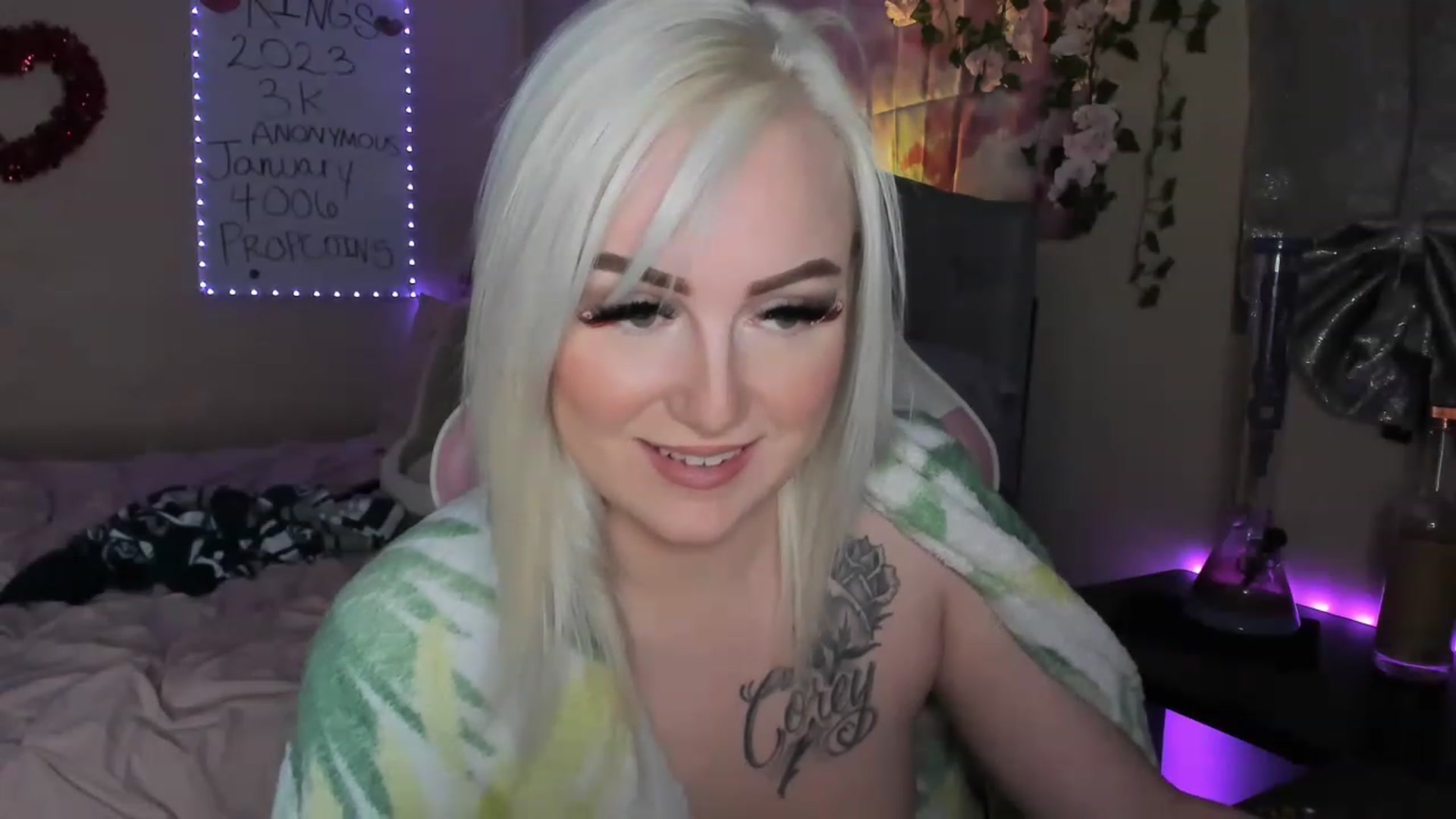 Gallery image thumbnail from LizzySmallz's myfreecams stream on, 02/02/2023, 09:32 image 6 of 20