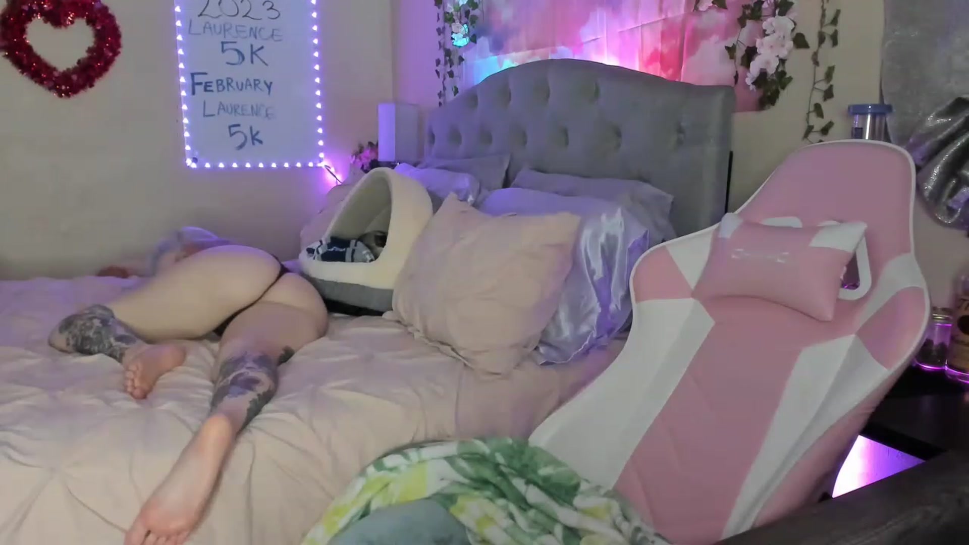Gallery image thumbnail from LizzySmallz's myfreecams stream on, 02/04/2023, 09:56 image 18 of 20