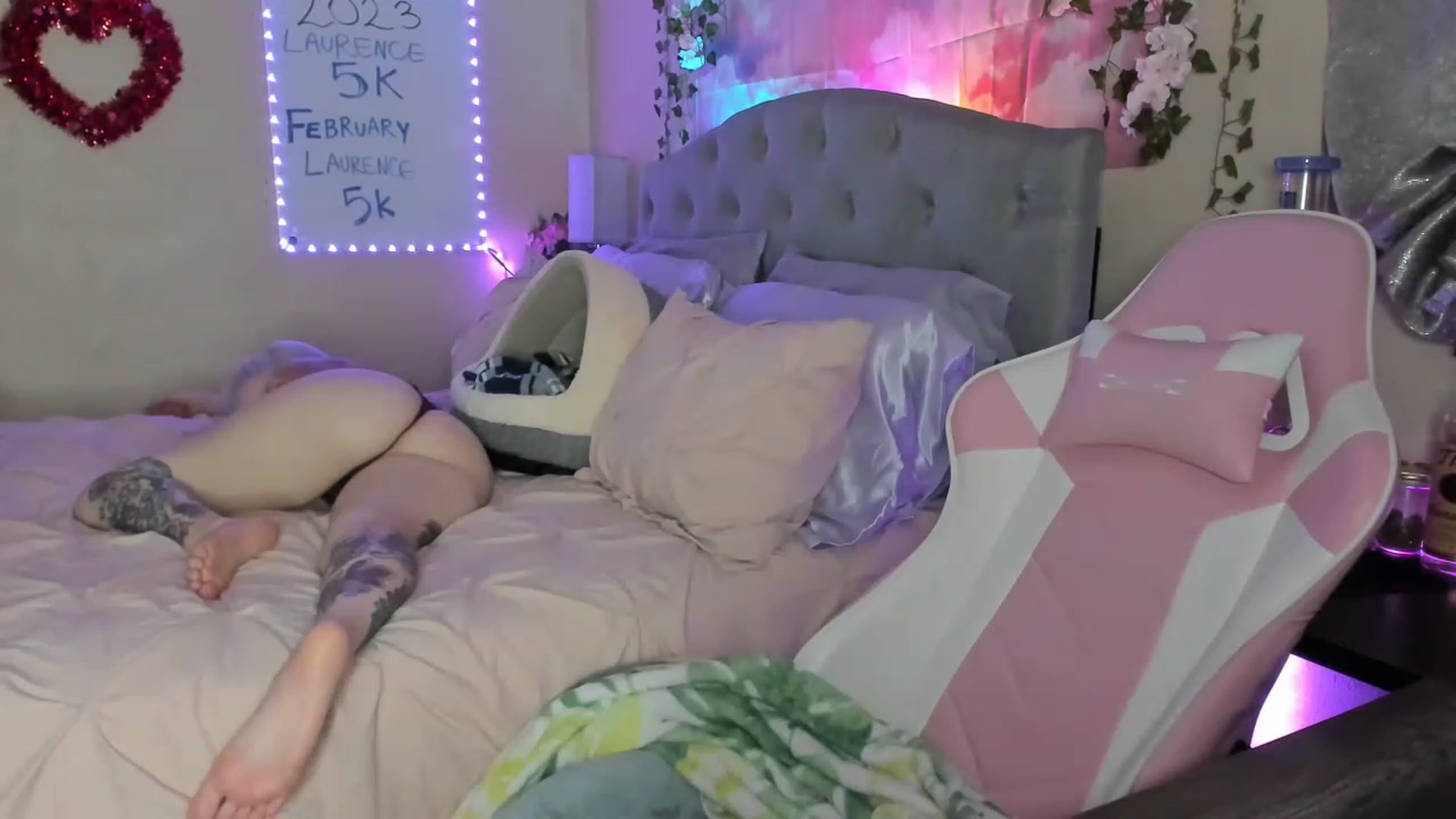 Gallery image thumbnail from LizzySmallz's myfreecams stream on, 02/04/2023, 09:56 image 15 of 20