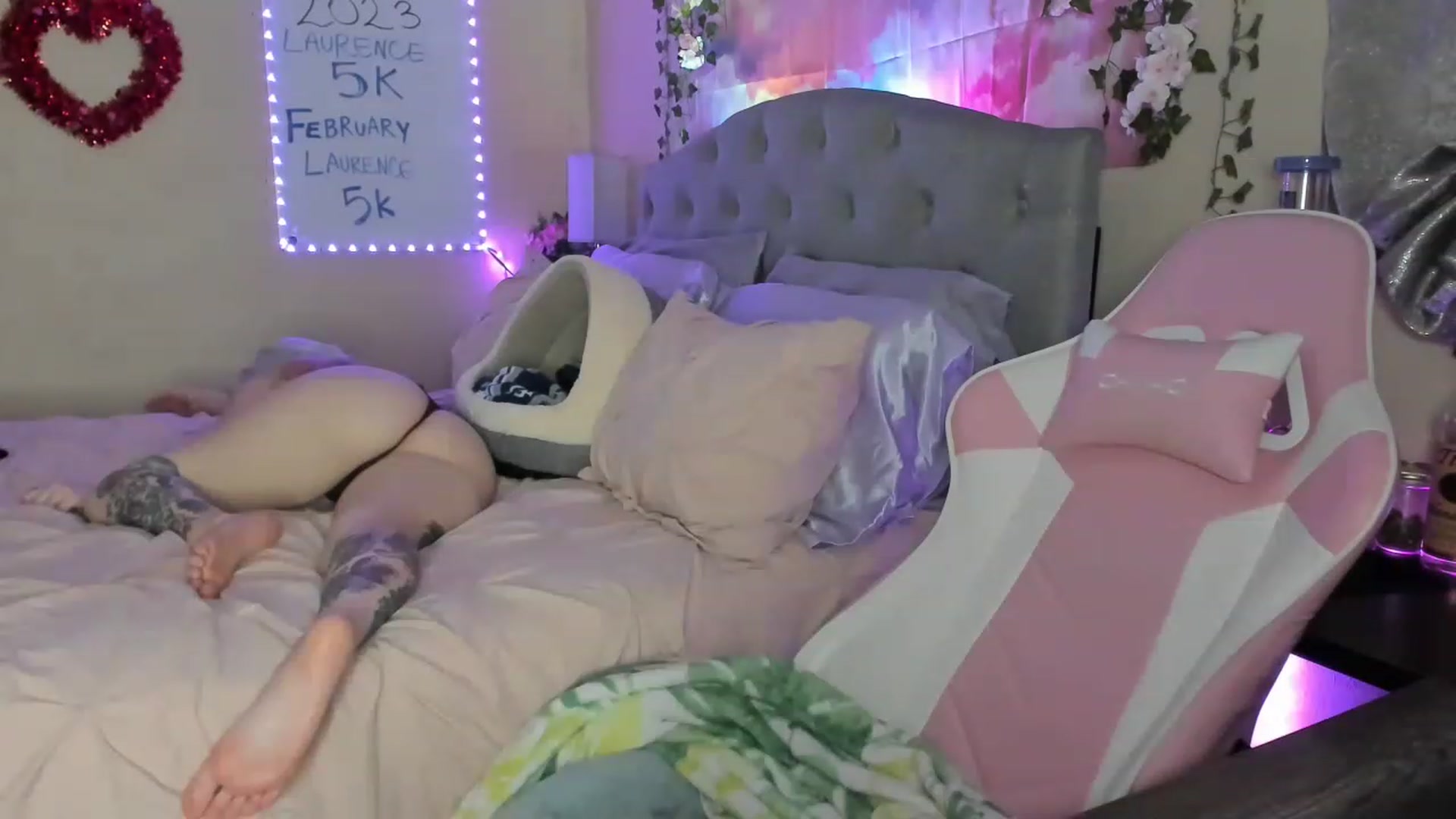 Gallery image thumbnail from LizzySmallz's myfreecams stream on, 02/04/2023, 09:56 image 10 of 20