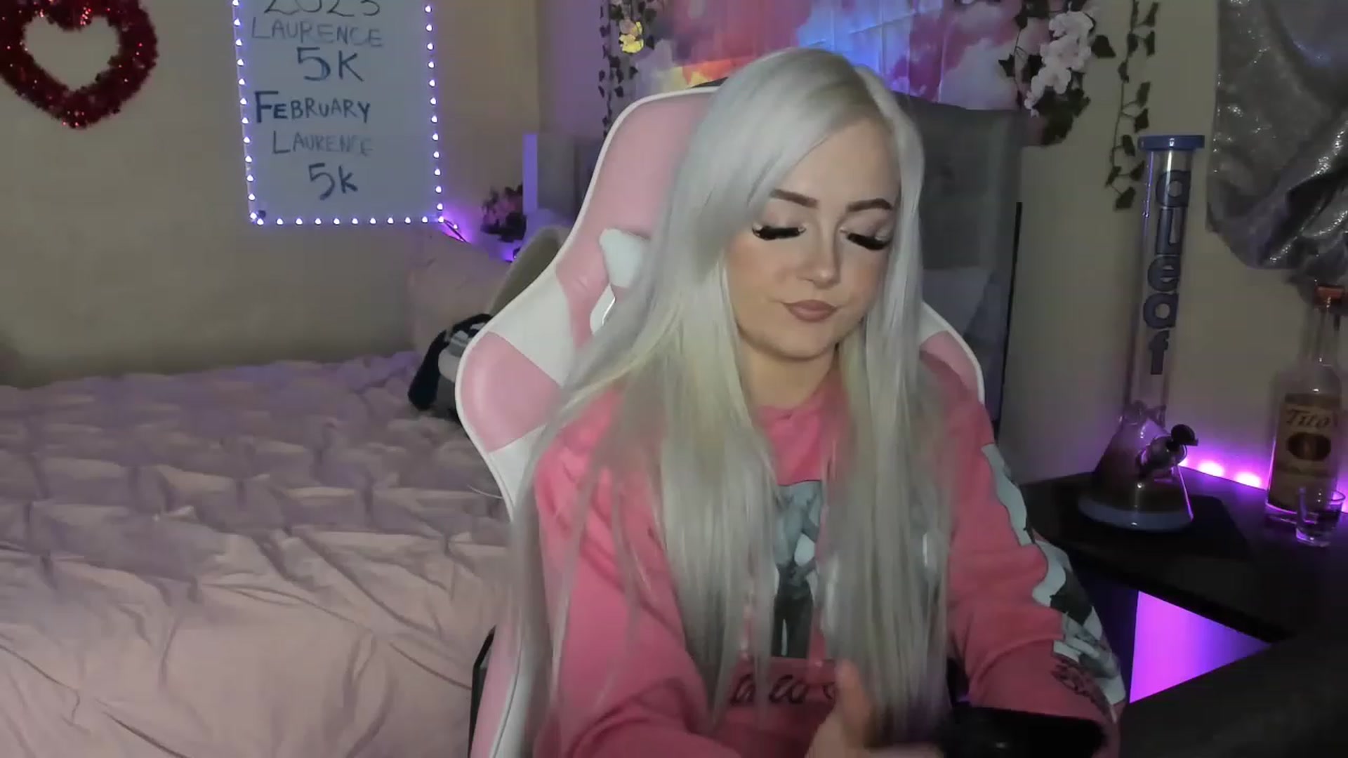 Gallery image thumbnail from LizzySmallz's myfreecams stream on, 02/07/2023, 08:54 image 6 of 20