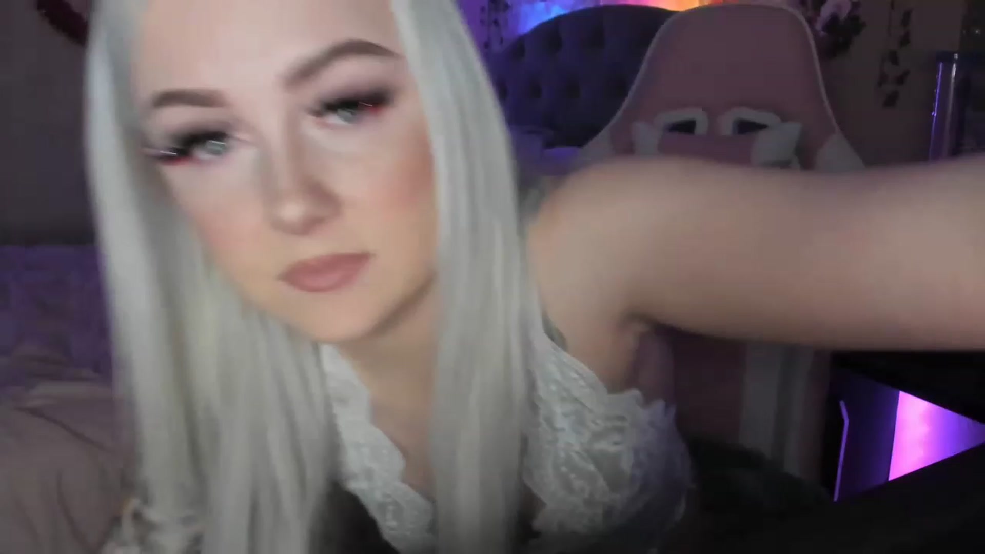 Gallery image thumbnail from LizzySmallz's myfreecams stream on, 02/07/2023, 08:54 image 12 of 20