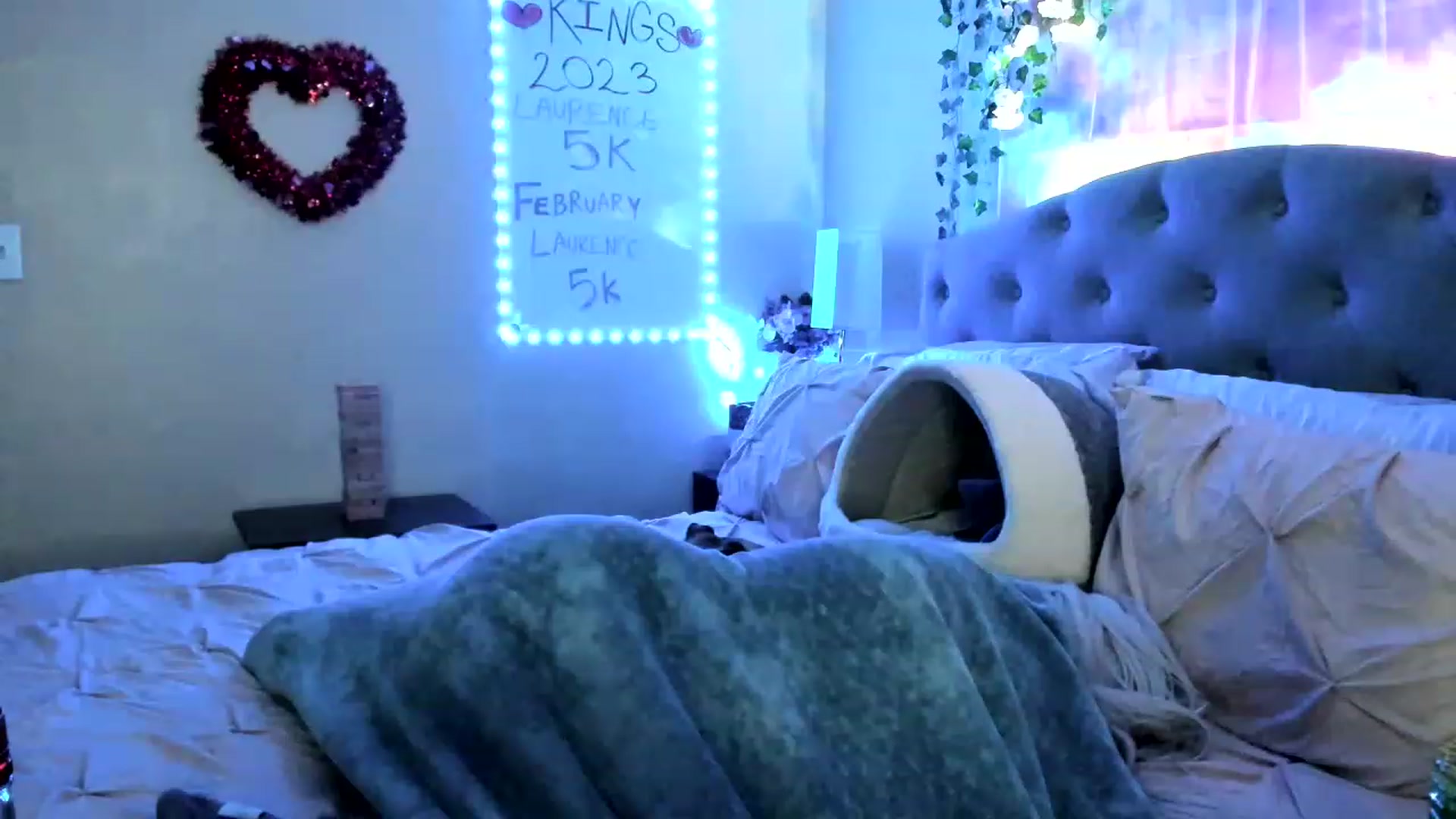 Gallery image thumbnail from LizzySmallz's myfreecams stream on, 02/11/2023, 13:26 image 19 of 20
