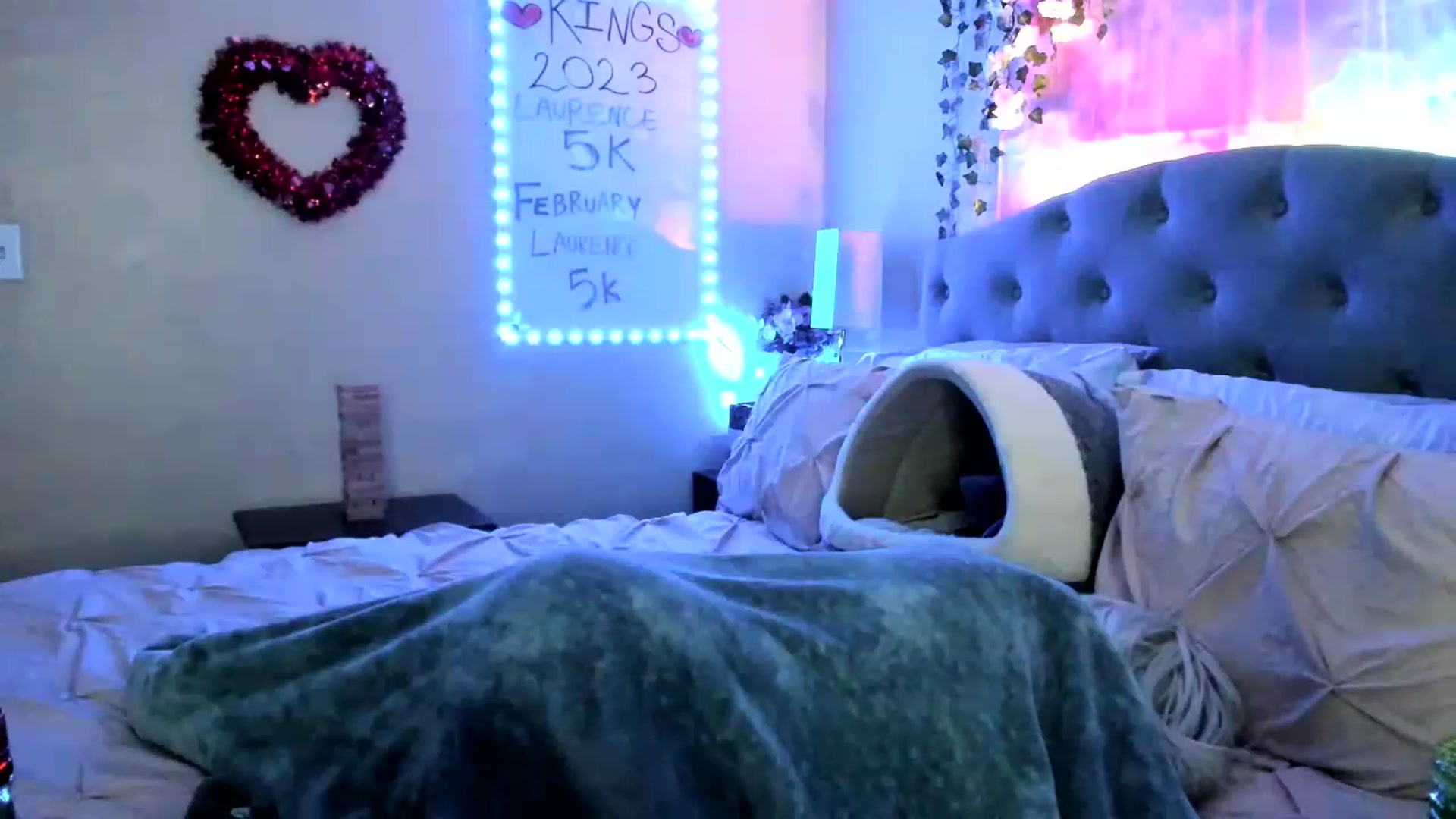 Gallery image thumbnail from LizzySmallz's myfreecams stream on, 02/11/2023, 13:26 image 17 of 20
