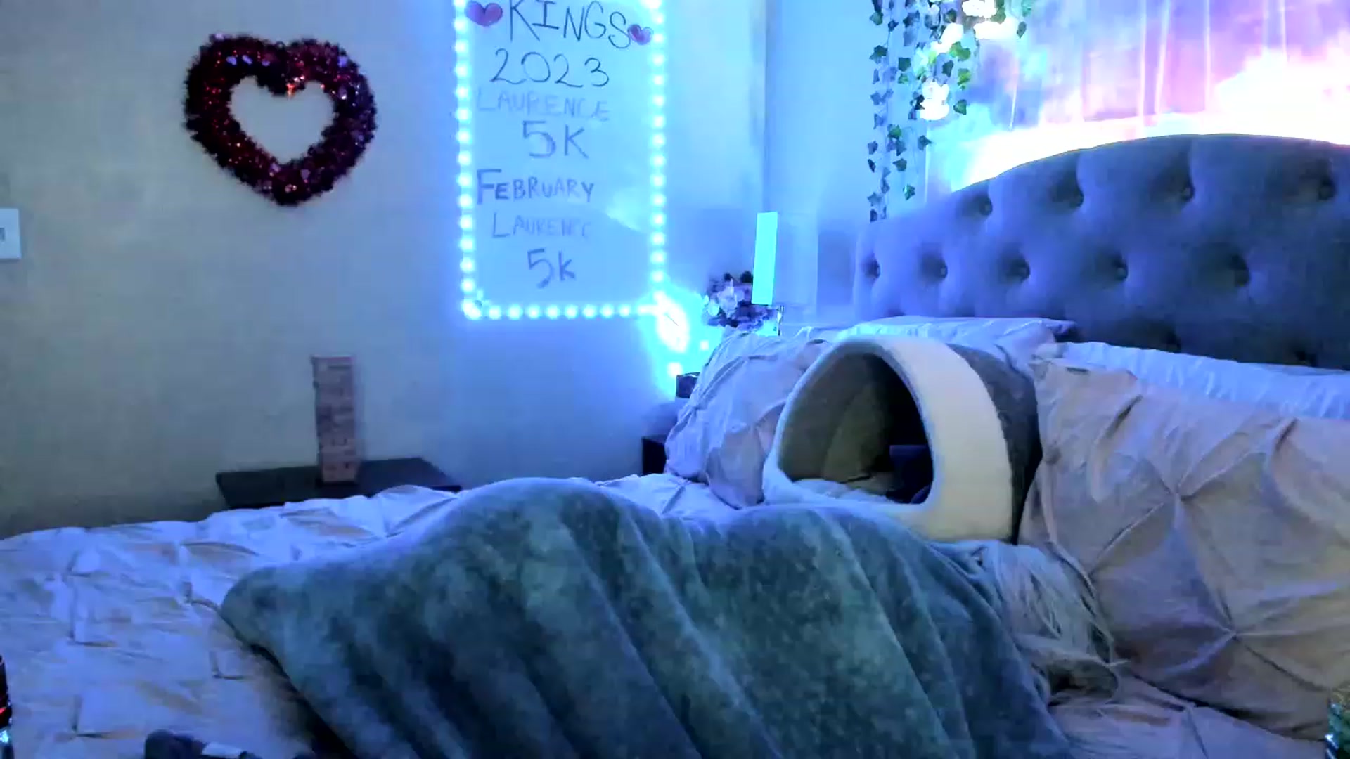 Gallery image thumbnail from LizzySmallz's myfreecams stream on, 02/11/2023, 14:00 image 10 of 20