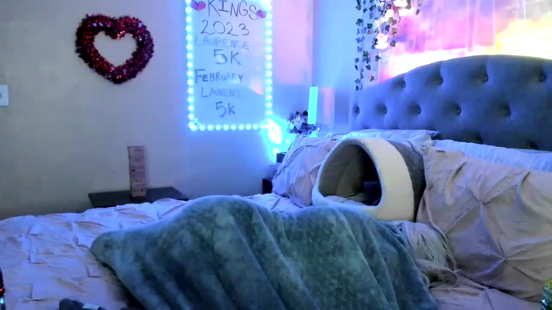Gallery image thumbnail from LizzySmallz's myfreecams stream on, 02/11/2023, 14:00 image 5 of 20