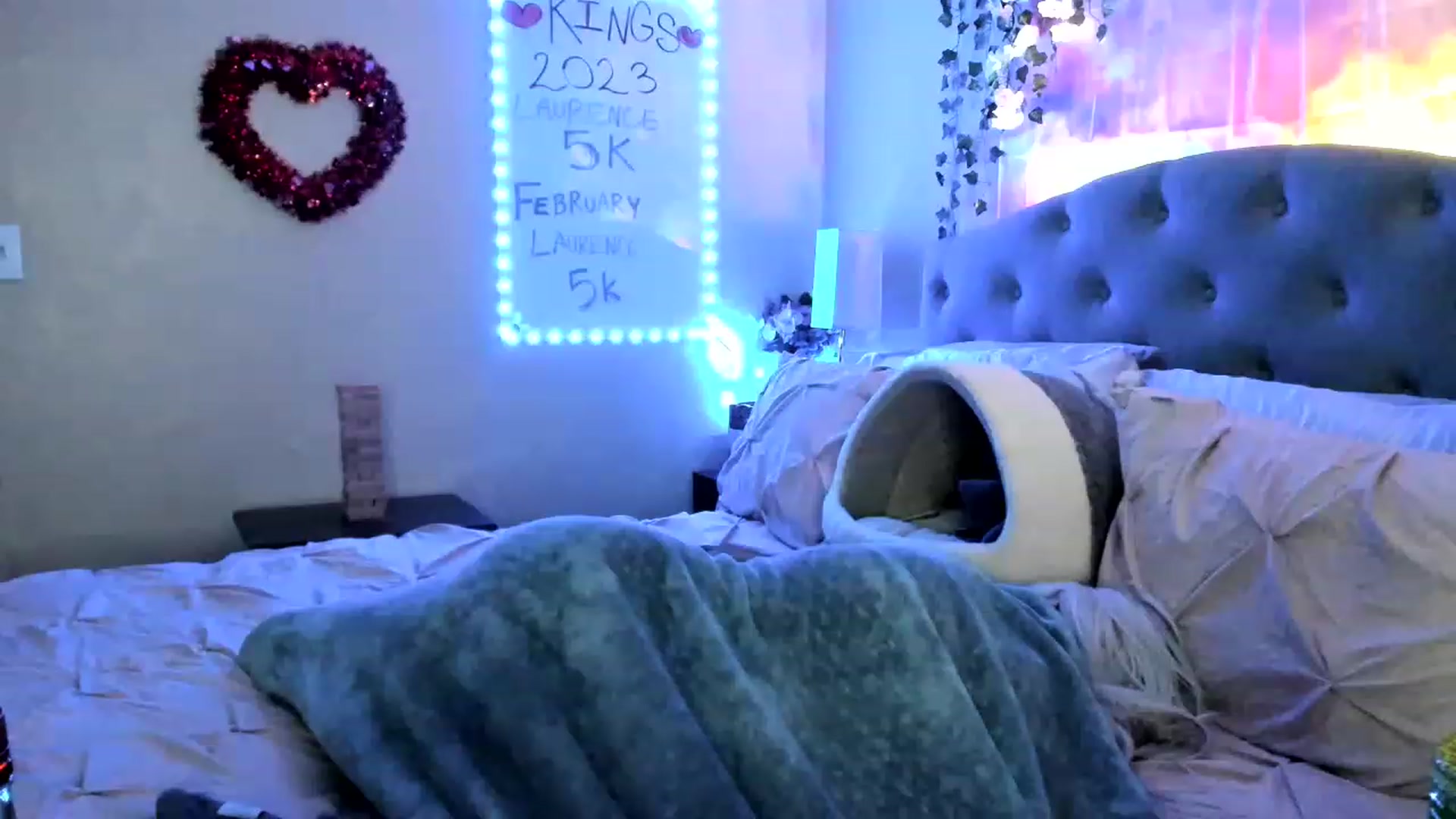 Gallery image thumbnail from LizzySmallz's myfreecams stream on, 02/11/2023, 14:00 image 2 of 20