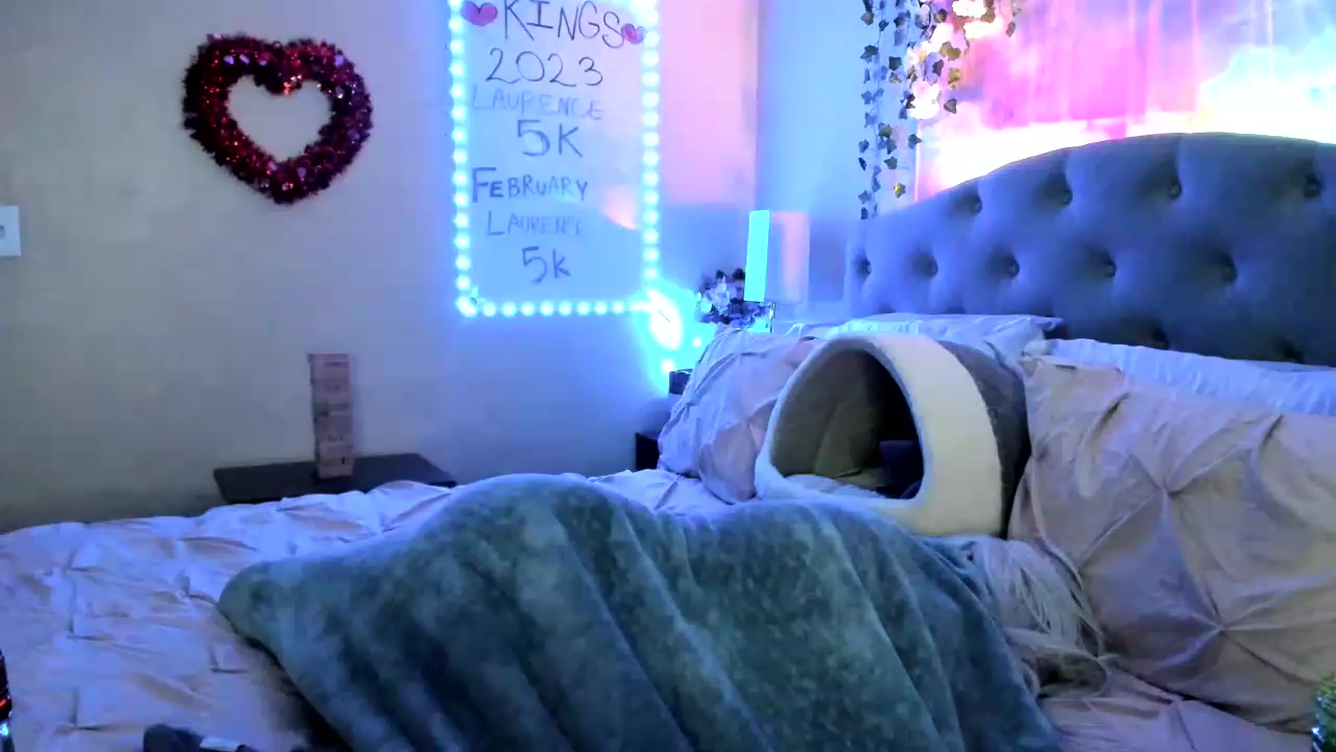 Gallery image thumbnail from LizzySmallz's myfreecams stream on, 02/11/2023, 14:00 image 19 of 20