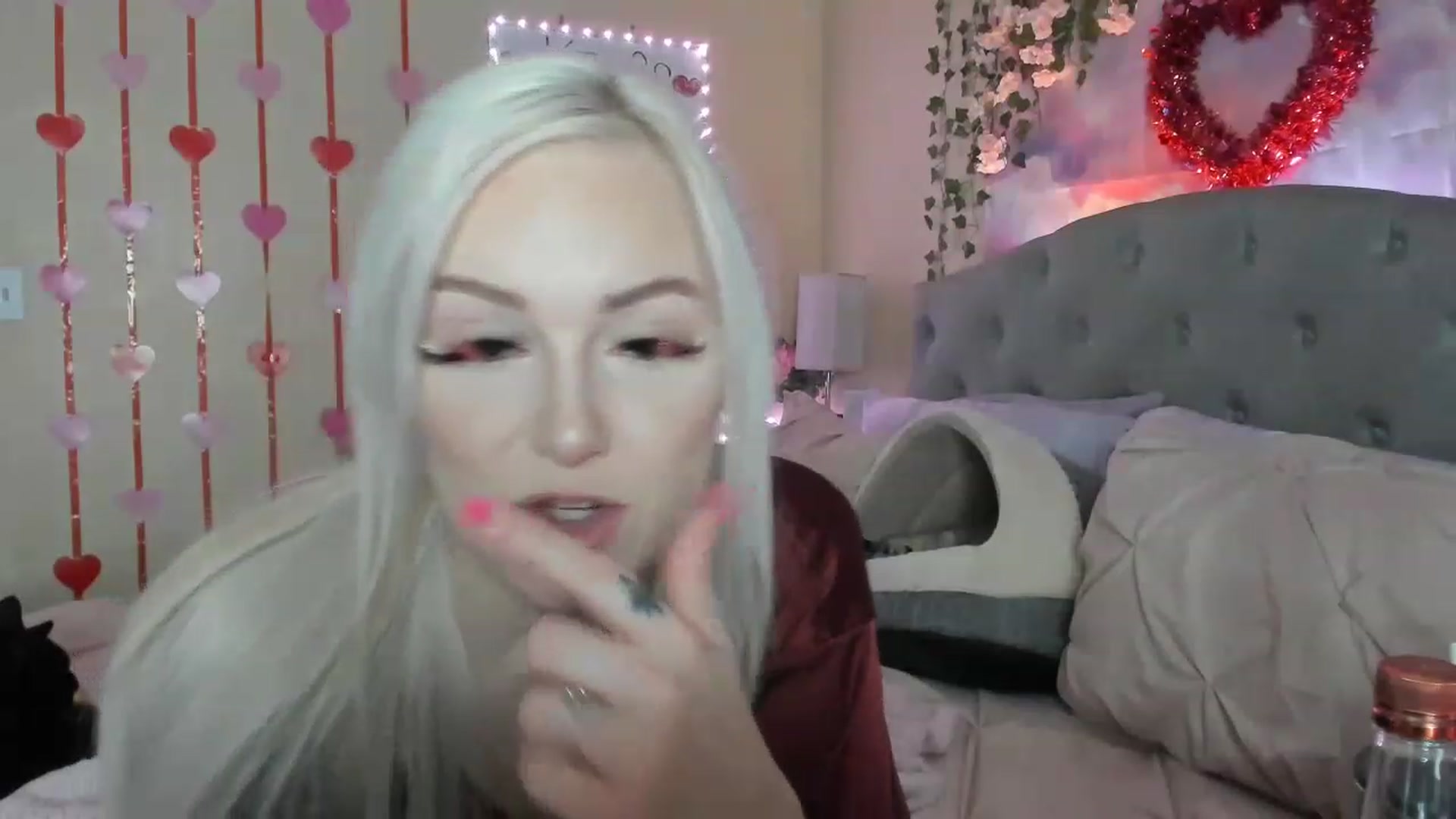 Gallery image thumbnail from LizzySmallz's myfreecams stream on, 02/15/2023, 13:40 image 16 of 20