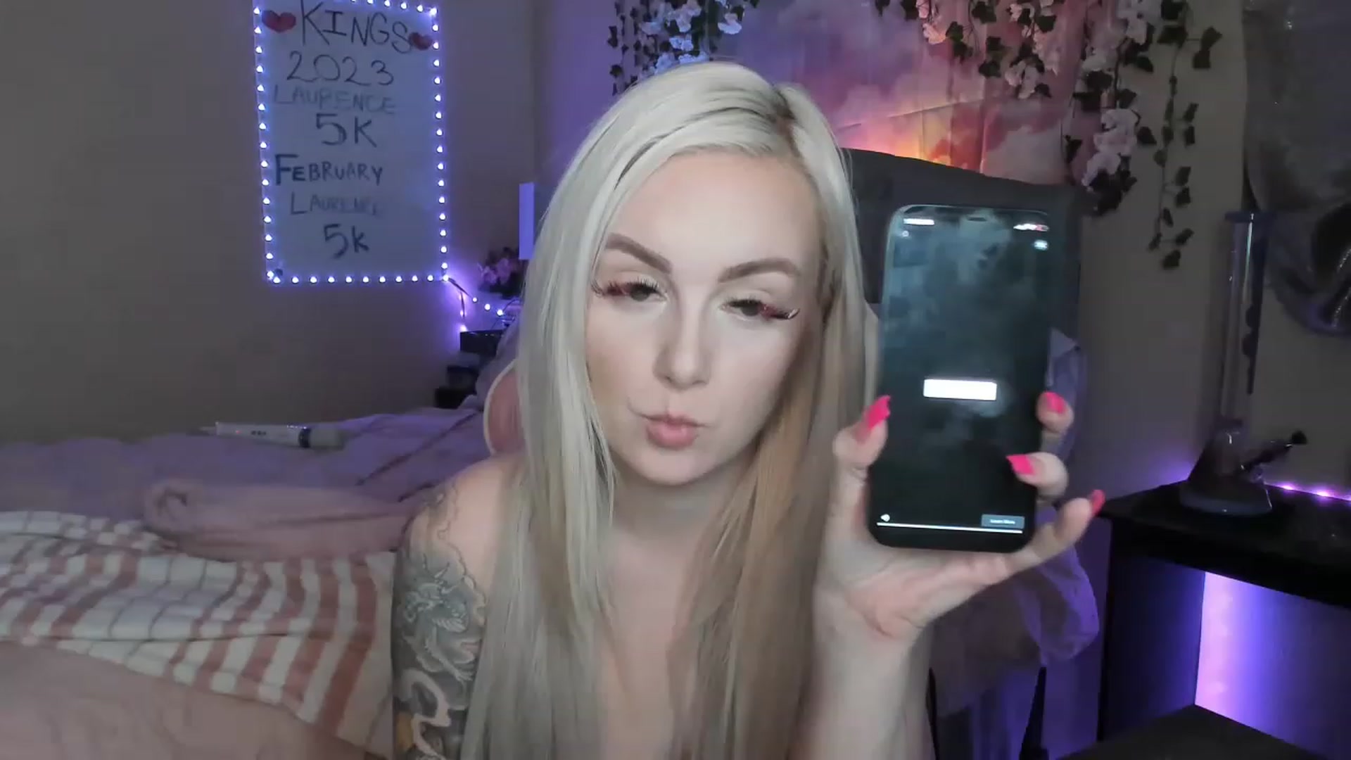 Gallery image thumbnail from LizzySmallz's myfreecams stream on, 02/23/2023, 07:51 image 12 of 20
