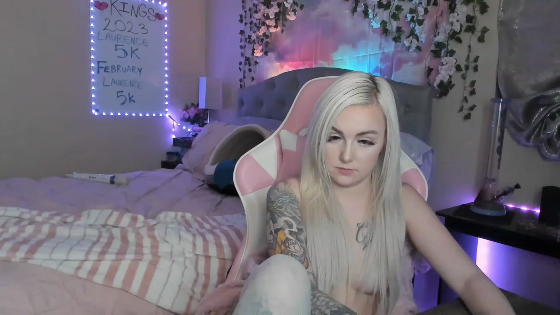 Gallery image thumbnail from LizzySmallz's myfreecams stream on, 02/23/2023, 07:51 image 20 of 20