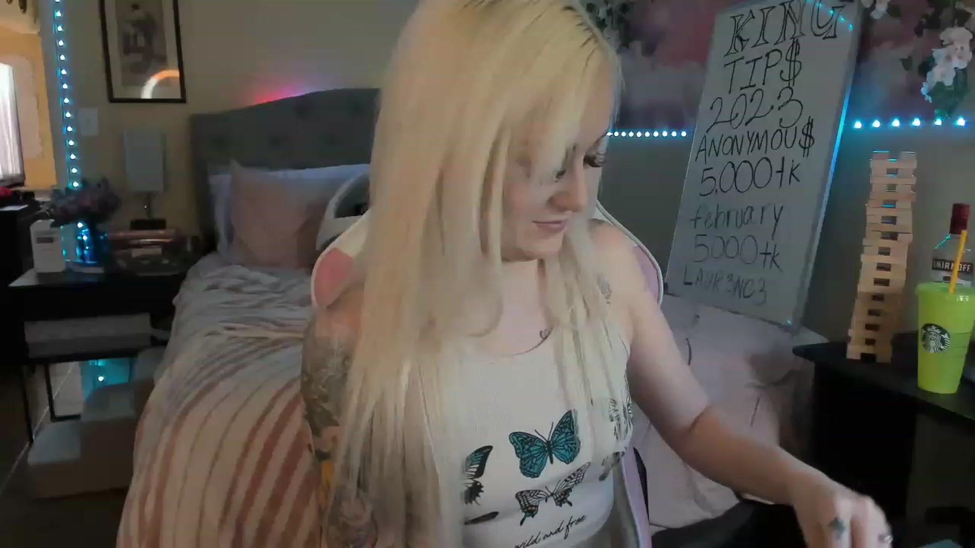 Gallery image thumbnail from LizzySmallz's myfreecams stream on, 02/28/2023, 23:22 image 11 of 20