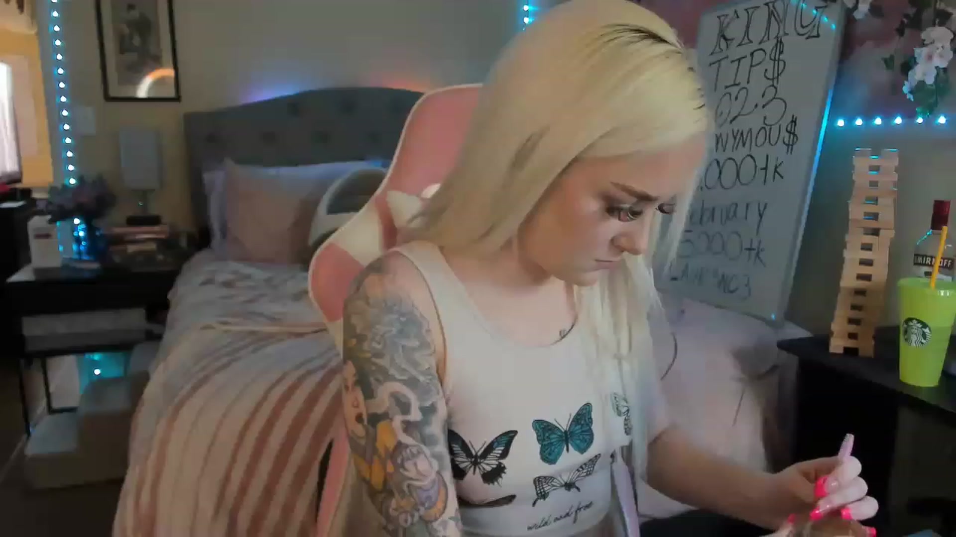 Gallery image thumbnail from LizzySmallz's myfreecams stream on, 02/28/2023, 23:22 image 12 of 20
