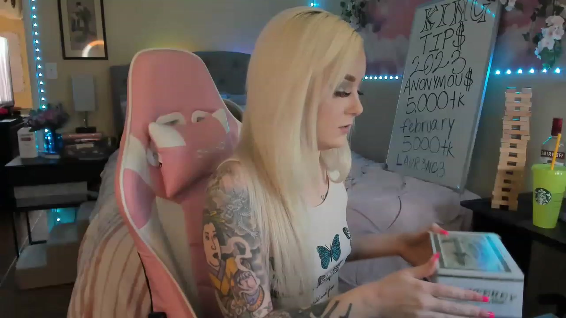 Gallery image thumbnail from LizzySmallz's myfreecams stream on, 02/28/2023, 23:22 image 9 of 20