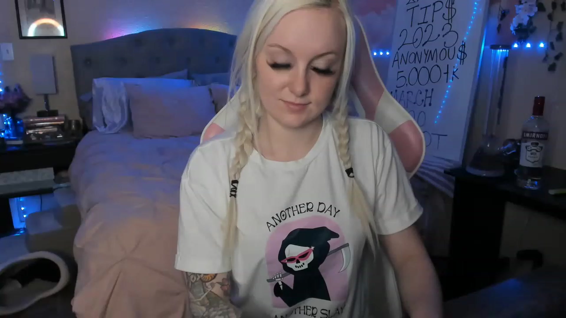 Gallery image thumbnail from LizzySmallz's myfreecams stream on, 03/02/2023, 09:16 image 19 of 20