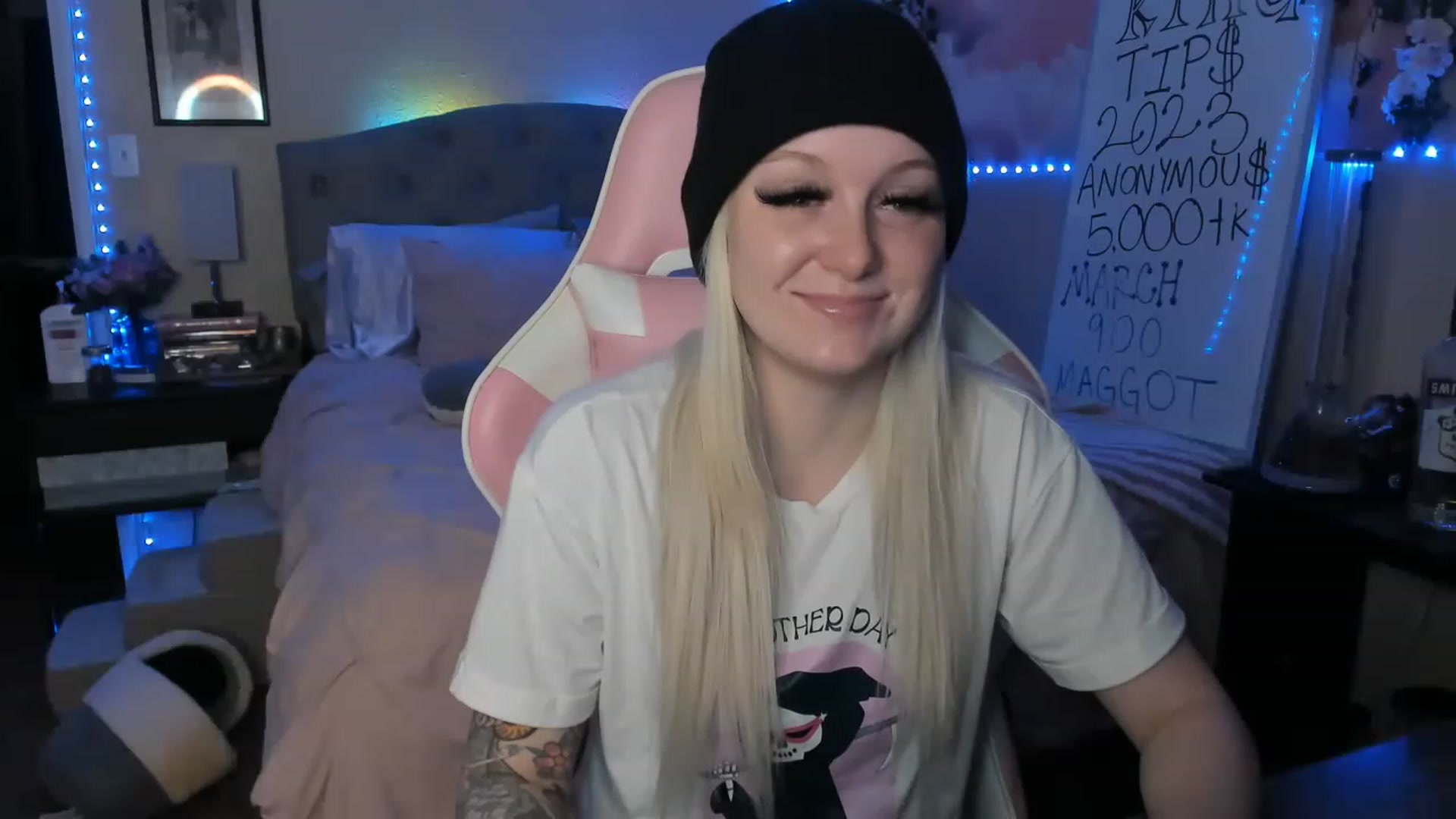 Gallery image thumbnail from LizzySmallz's myfreecams stream on, 03/02/2023, 09:16 image 3 of 20