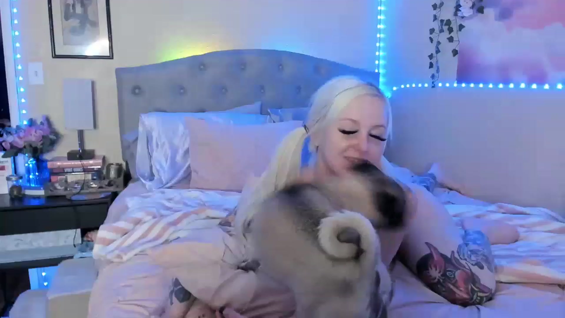 Gallery image thumbnail from LizzySmallz's myfreecams stream on, 03/02/2023, 12:02 image 2 of 20