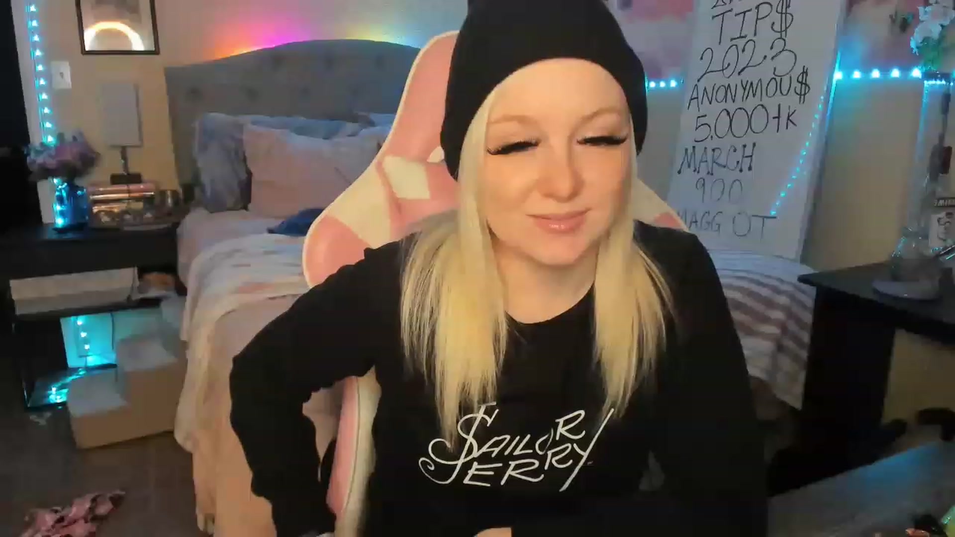 Gallery image thumbnail from LizzySmallz's myfreecams stream on, 03/05/2023, 08:05 image 6 of 20