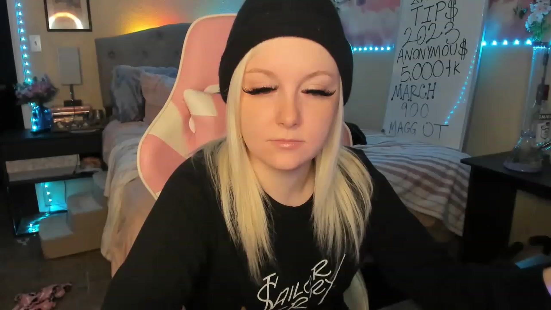Gallery image thumbnail from LizzySmallz's myfreecams stream on, 03/05/2023, 08:05 image 8 of 20