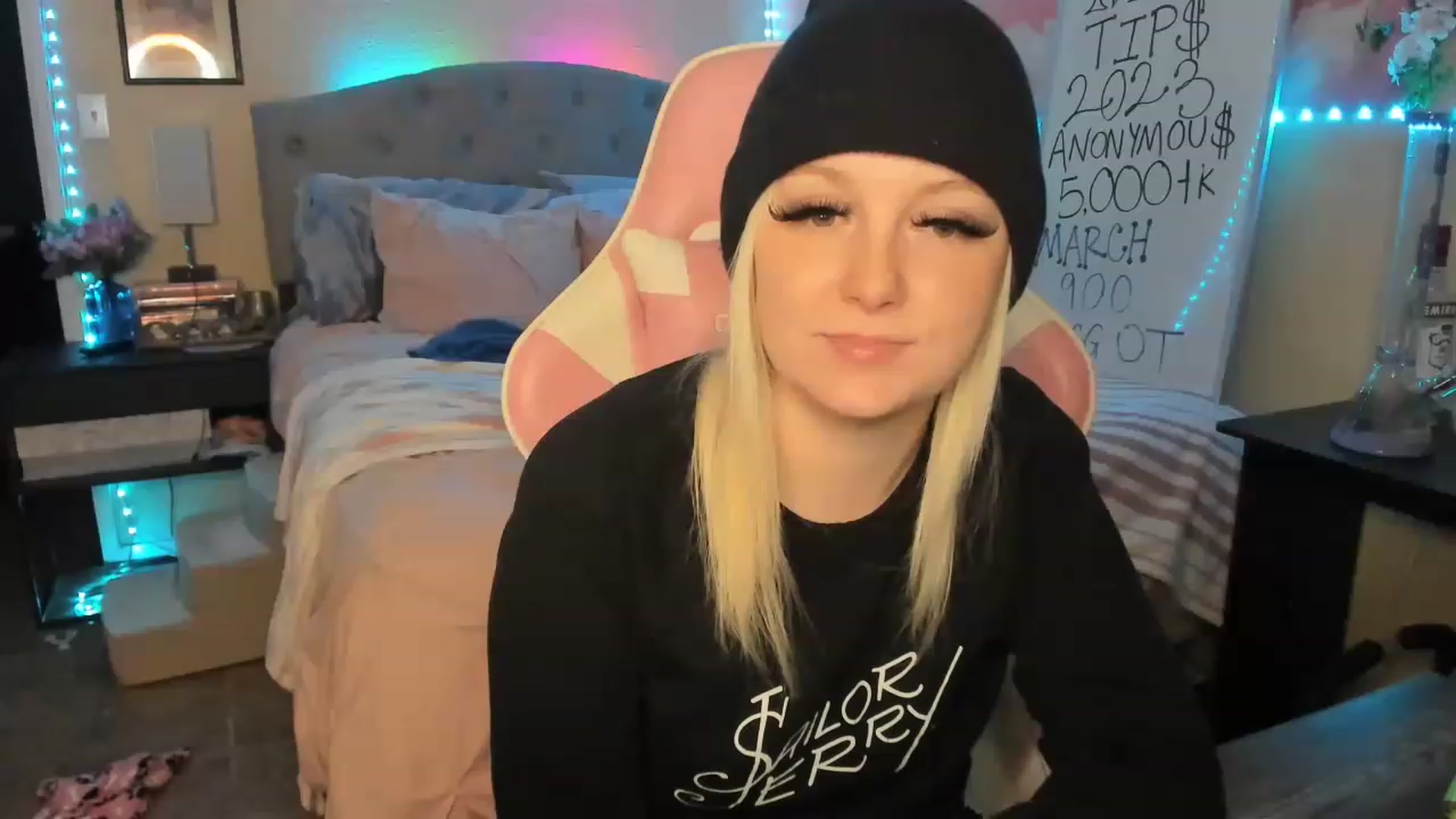 Gallery image thumbnail from LizzySmallz's myfreecams stream on, 03/05/2023, 08:05 image 14 of 20