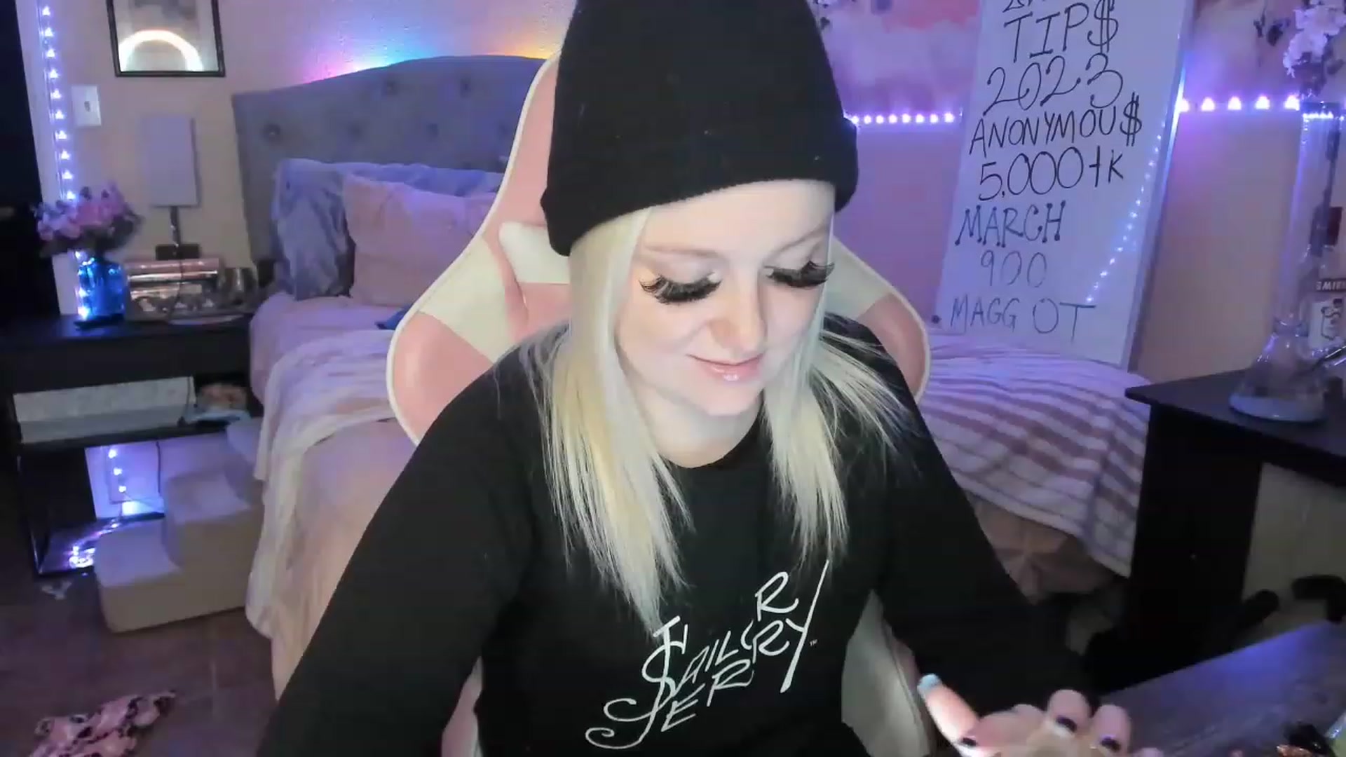 Gallery image thumbnail from LizzySmallz's myfreecams stream on, 03/05/2023, 08:05 image 3 of 20