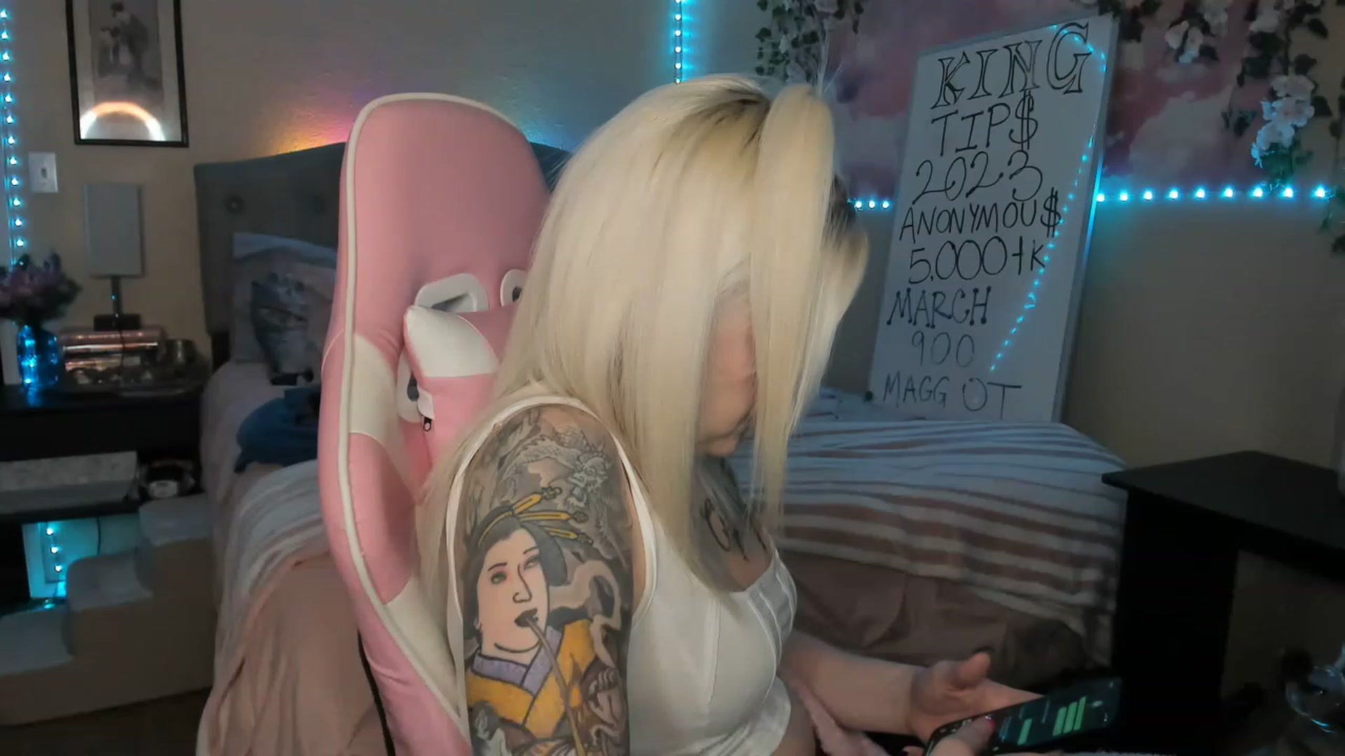 Gallery image thumbnail from LizzySmallz's myfreecams stream on, 03/06/2023, 07:33 image 11 of 20