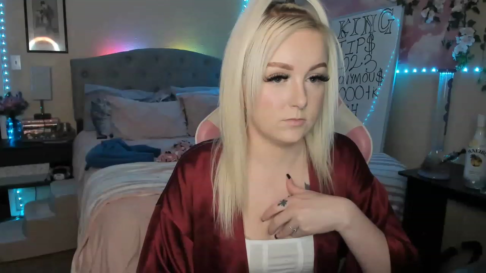 Gallery image thumbnail from LizzySmallz's myfreecams stream on, 03/06/2023, 07:33 image 15 of 20