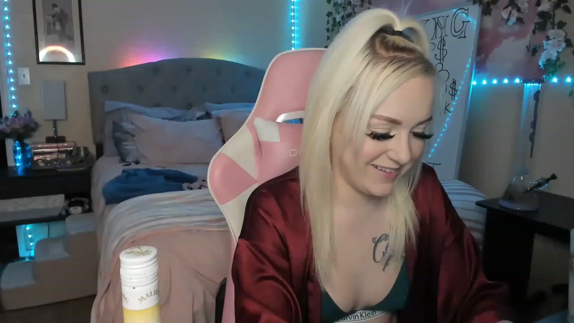 Gallery image thumbnail from LizzySmallz's myfreecams stream on, 03/06/2023, 07:33 image 20 of 20
