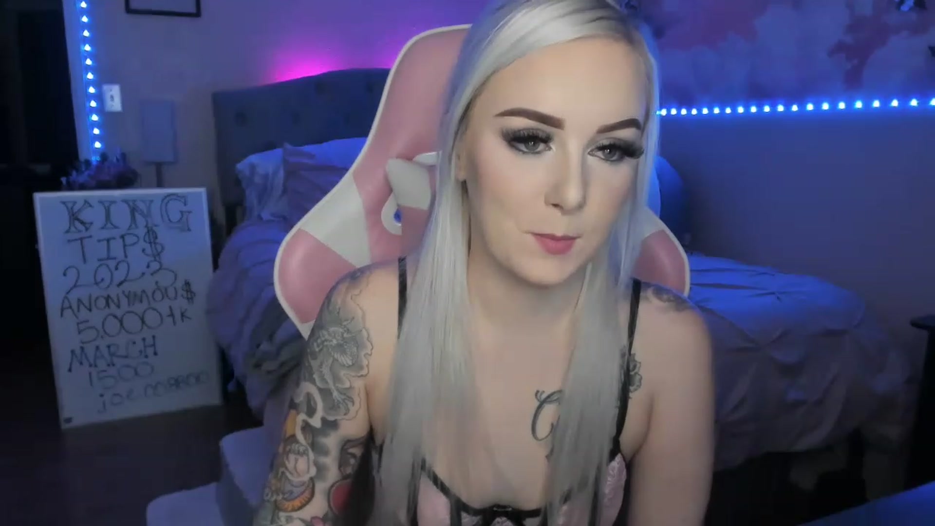Gallery image thumbnail from LizzySmallz's myfreecams stream on, 03/14/2023, 08:12 image 15 of 20