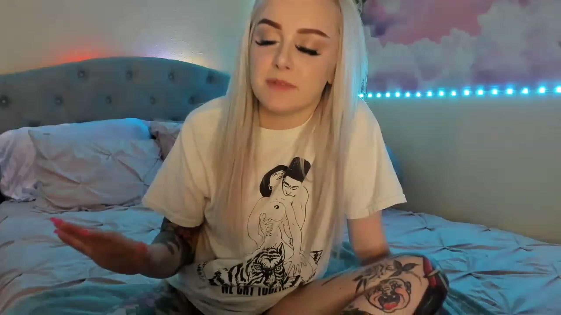 Gallery image thumbnail from LizzySmallz's myfreecams stream on, 03/15/2023, 10:20 image 13 of 20