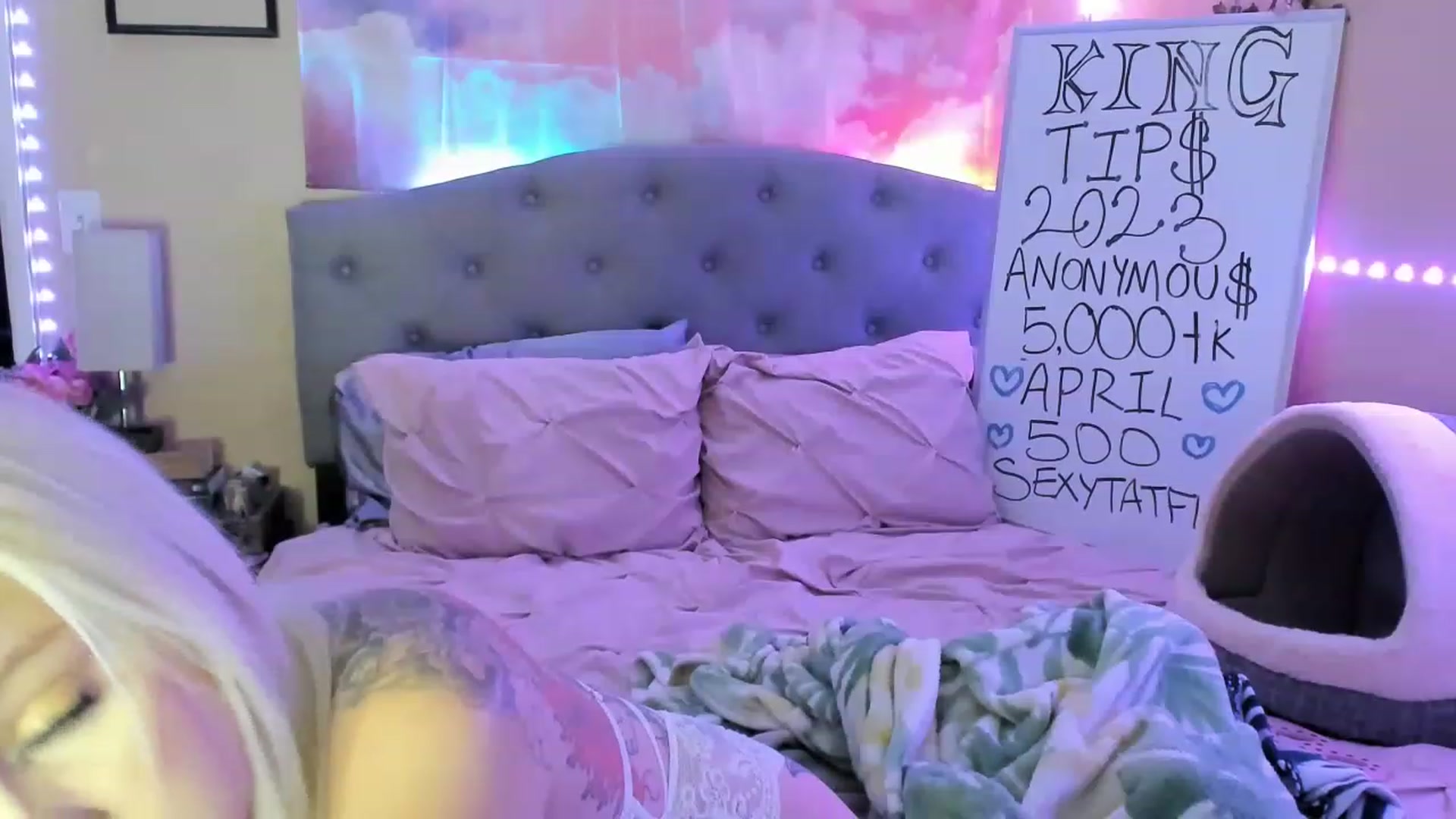 Gallery image thumbnail from LizzySmallz's myfreecams stream on, 04/02/2023, 11:42 image 19 of 20