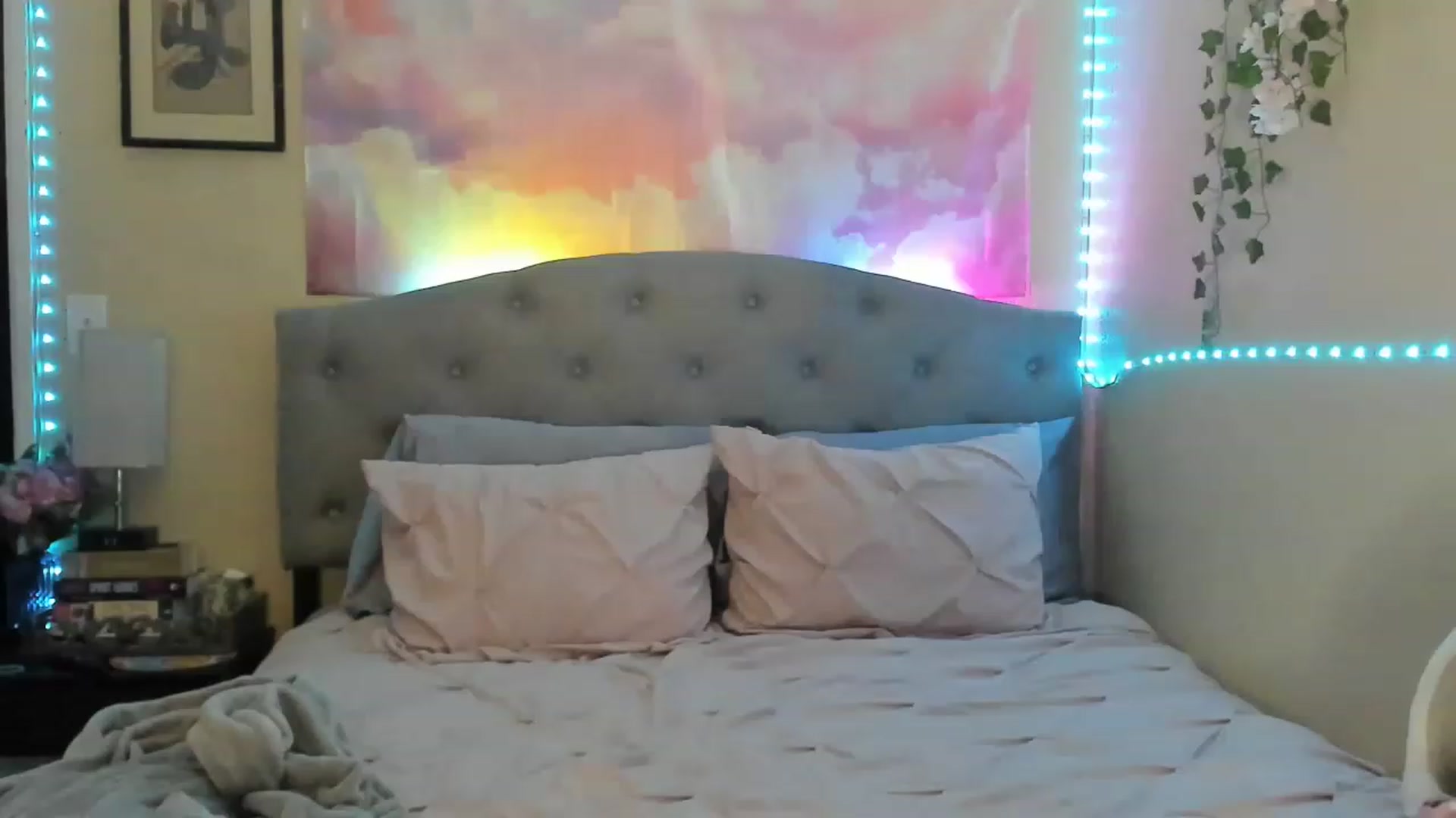 Gallery image thumbnail from LizzySmallz's myfreecams stream on, 04/15/2023, 11:53 image 7 of 20