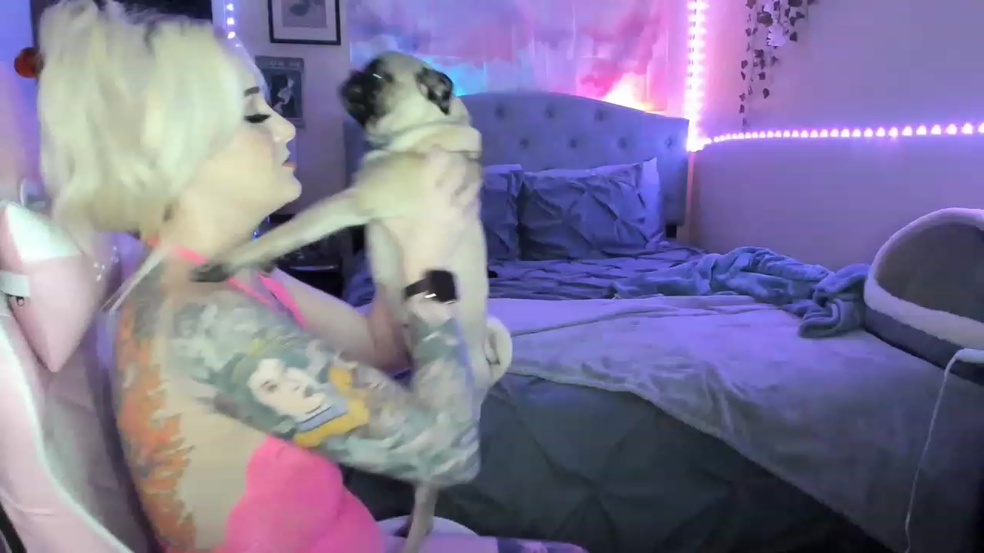 Gallery image thumbnail from LizzySmallz's myfreecams stream on, 04/23/2023, 08:45 image 2 of 20