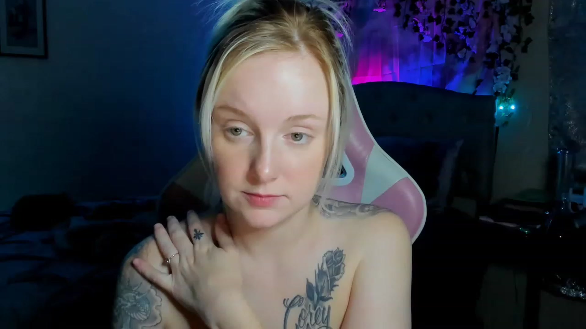 Gallery image thumbnail from LizzySmallz's myfreecams stream on, 05/30/2023, 11:16 image 5 of 20