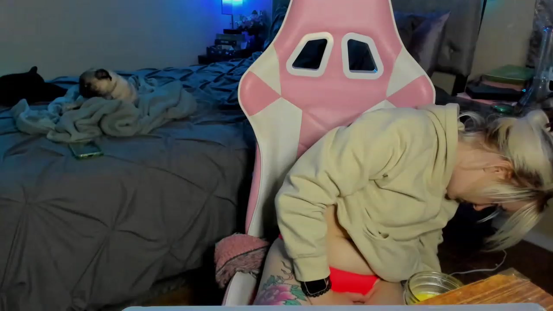 Gallery image thumbnail from LizzySmallz's myfreecams stream on, 05/30/2023, 11:16 image 10 of 20