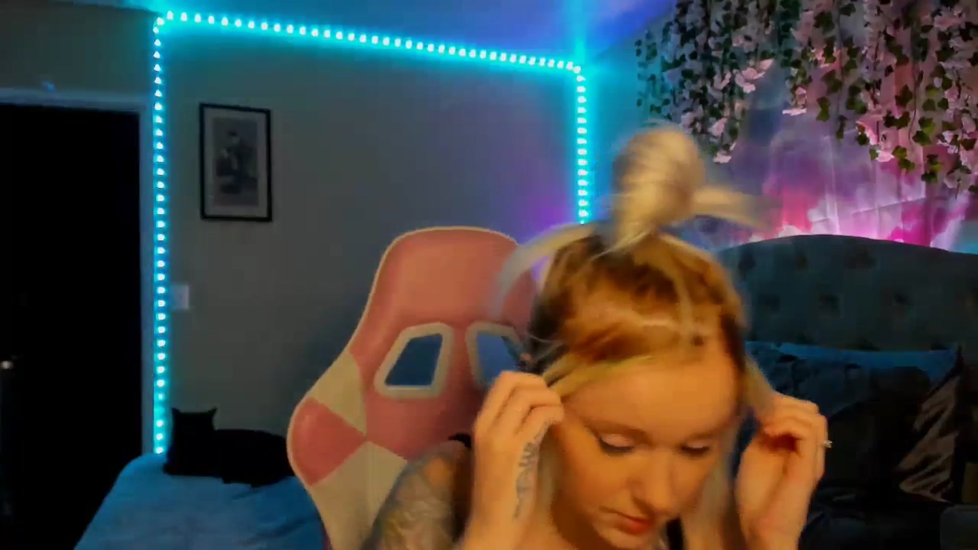 Gallery image thumbnail from LizzySmallz's myfreecams stream on, 06/11/2023, 10:00 image 9 of 20