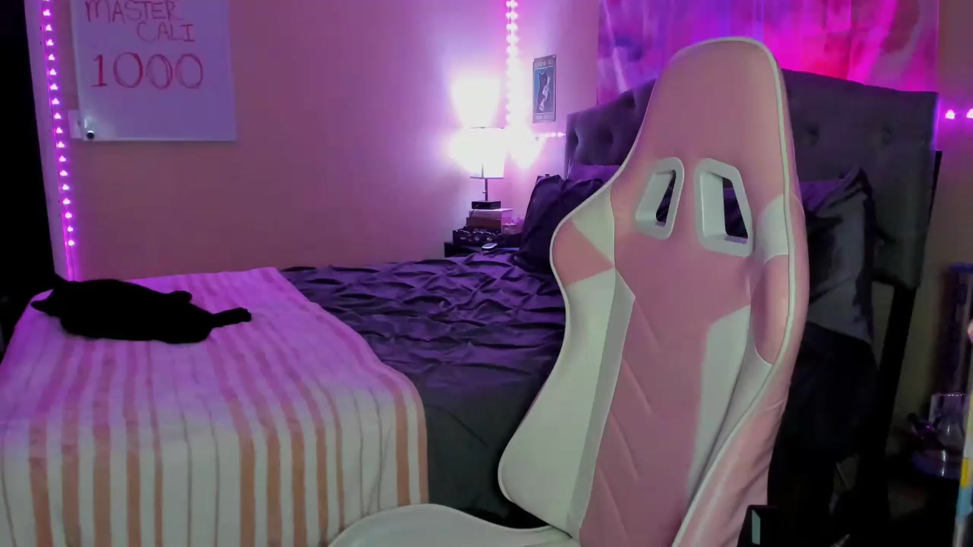 Gallery image thumbnail from LizzySmallz's myfreecams stream on, 07/10/2023, 09:55 image 3 of 20