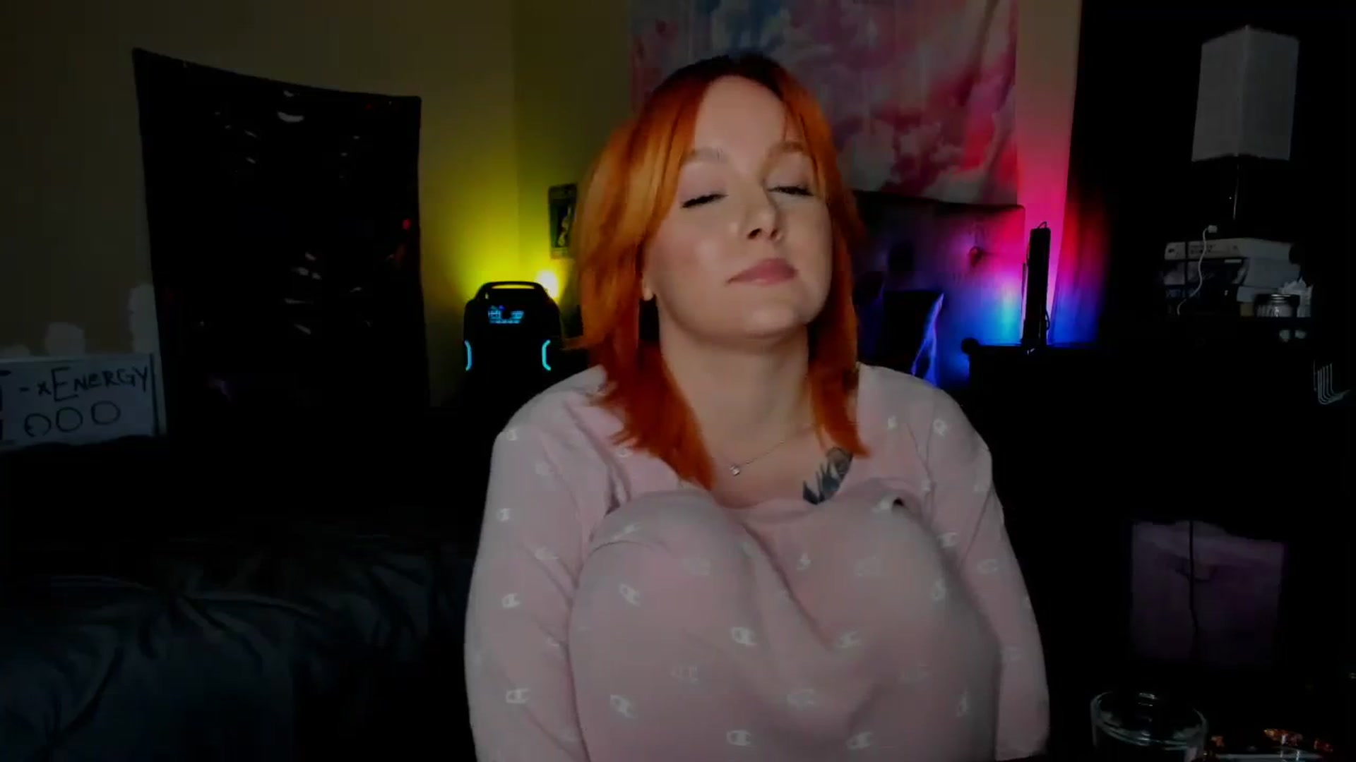 Gallery image thumbnail from LizzySmallz's myfreecams stream on, 12/19/2023, 11:25 image 5 of 20