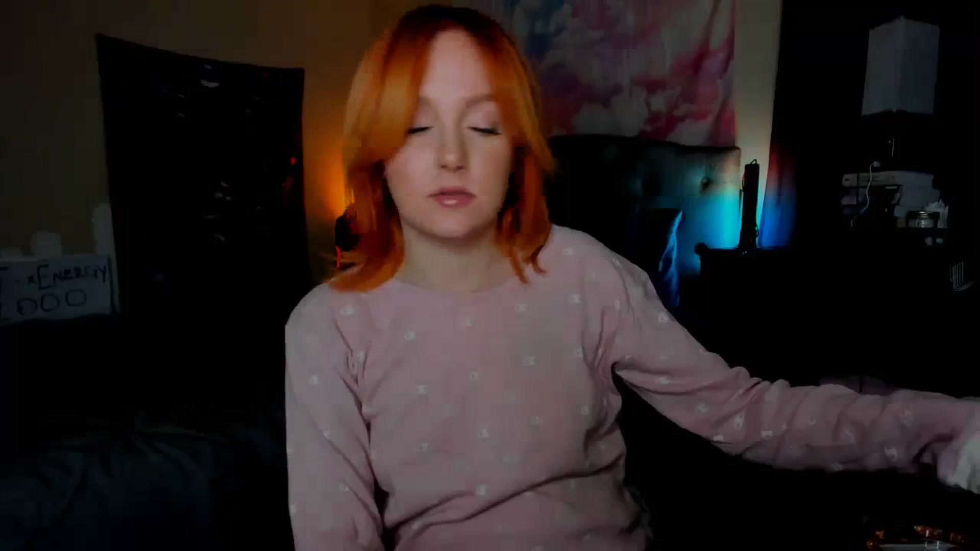 Gallery image thumbnail from LizzySmallz's myfreecams stream on, 12/19/2023, 11:25 image 2 of 20