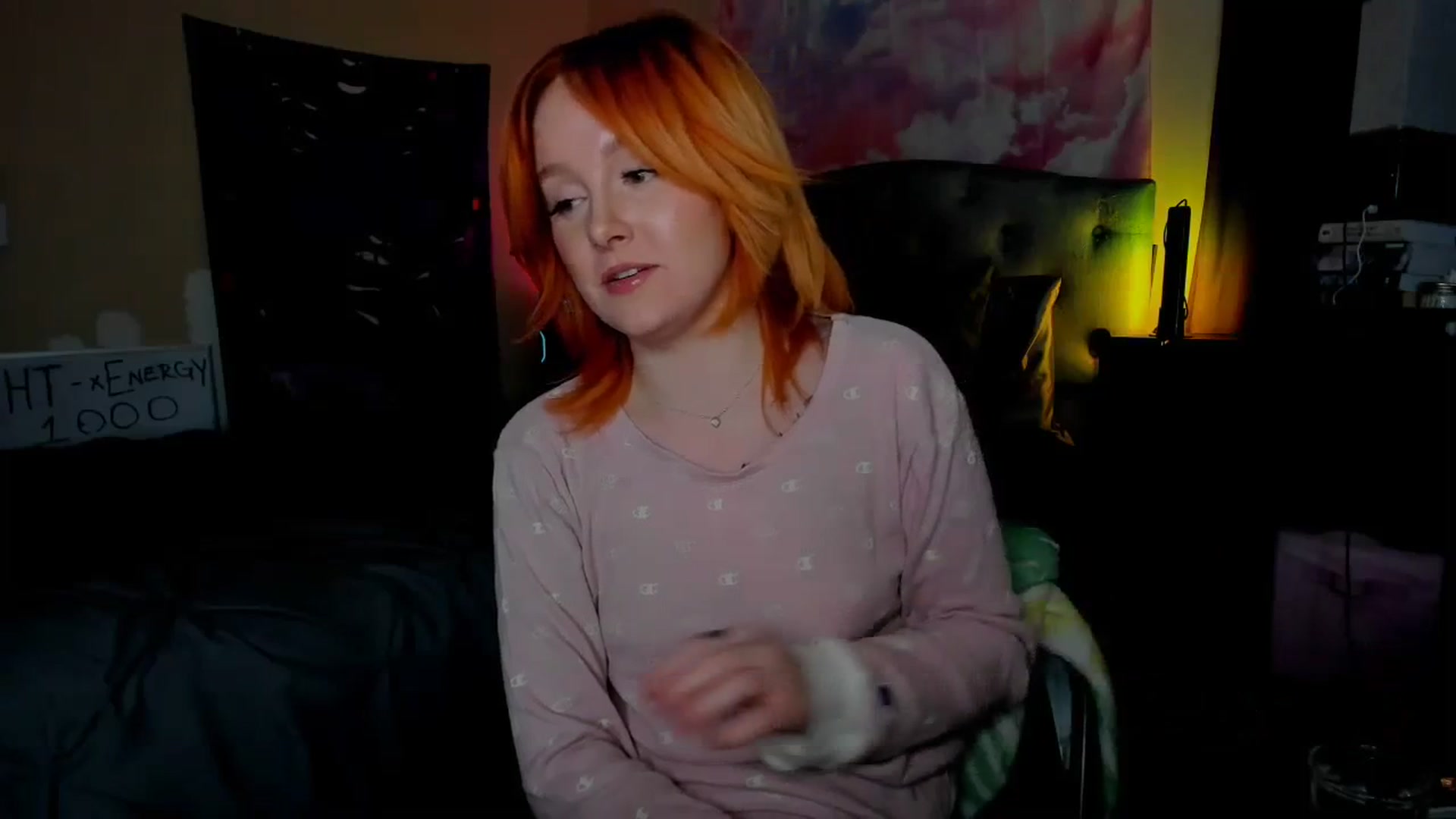 Gallery image thumbnail from LizzySmallz's myfreecams stream on, 12/19/2023, 11:25 image 10 of 20