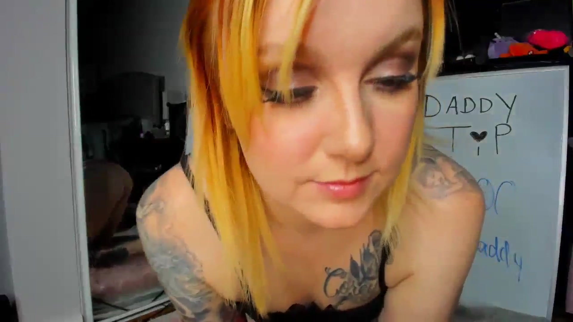 Gallery image thumbnail from LizzySmallz's myfreecams stream on, 01/14/2024, 09:28 image 17 of 20