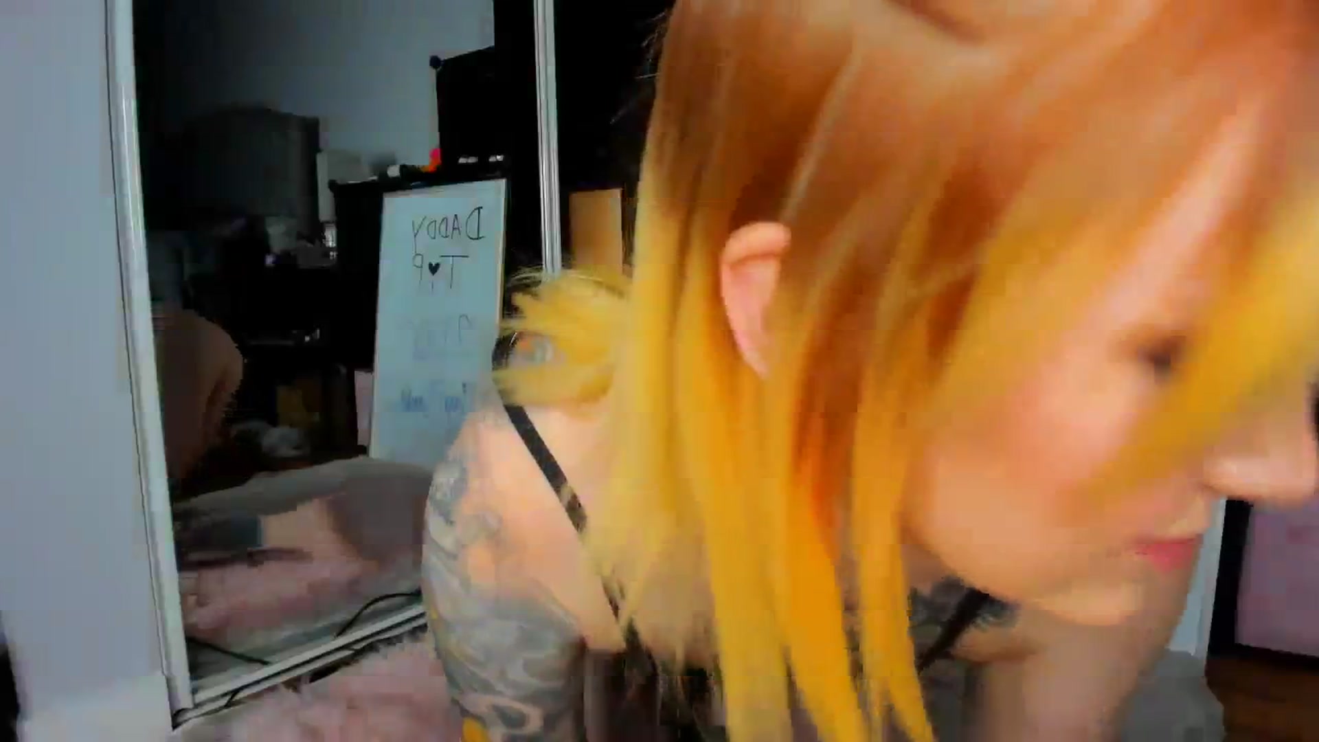 Gallery image thumbnail from LizzySmallz's myfreecams stream on, 01/14/2024, 09:28 image 8 of 20