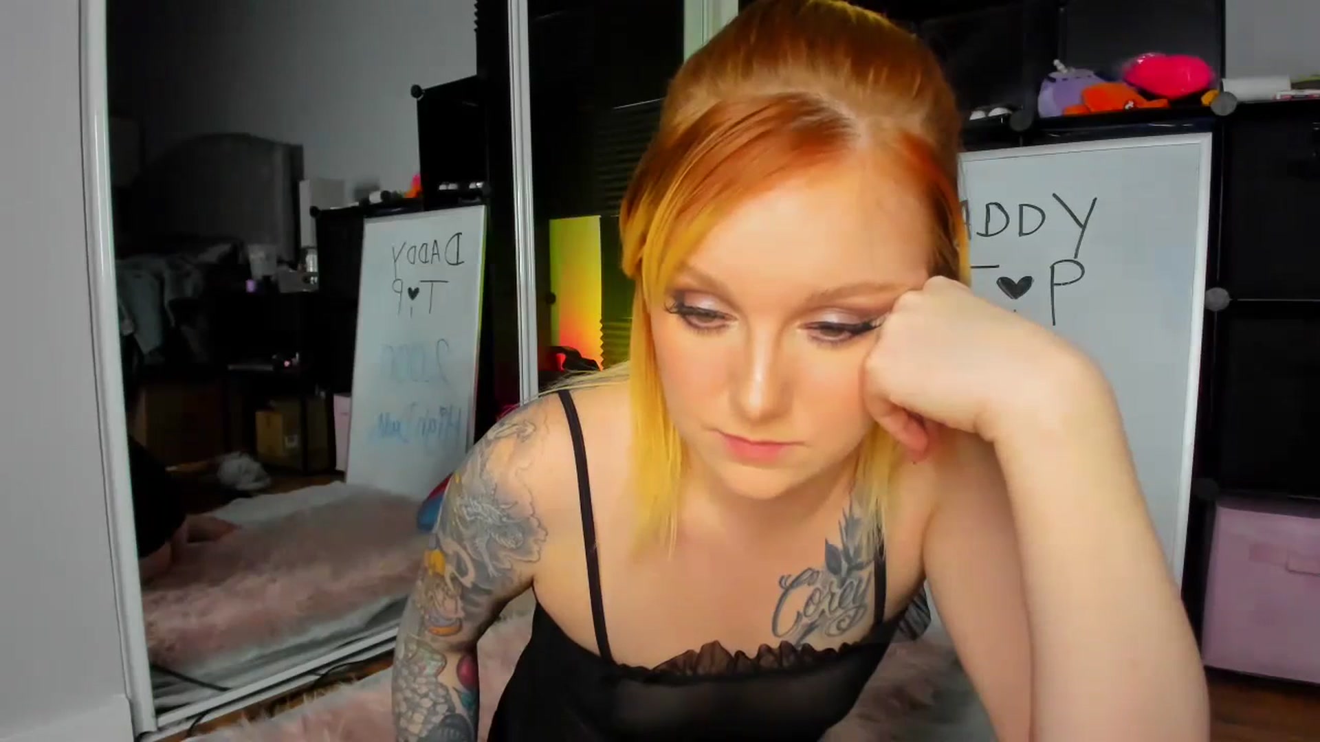 Gallery image thumbnail from LizzySmallz's myfreecams stream on, 01/14/2024, 10:14 image 10 of 20