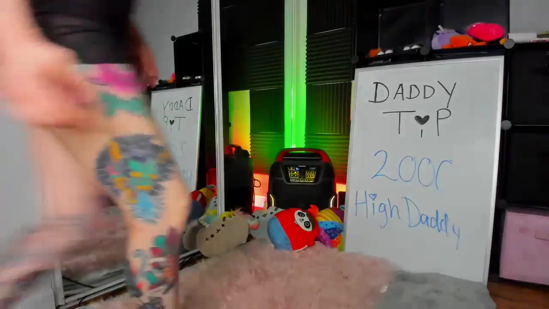 Gallery image thumbnail from LizzySmallz's myfreecams stream on, 01/14/2024, 10:14 image 1 of 20