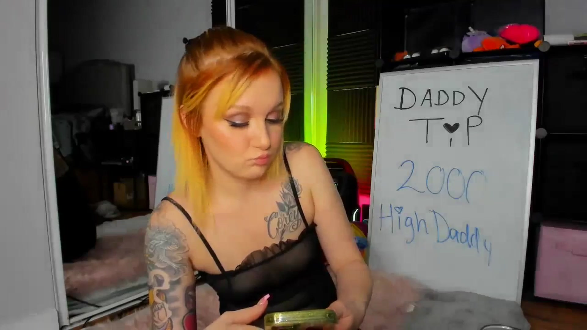 Gallery image thumbnail from LizzySmallz's myfreecams stream on, 01/14/2024, 10:14 image 3 of 20