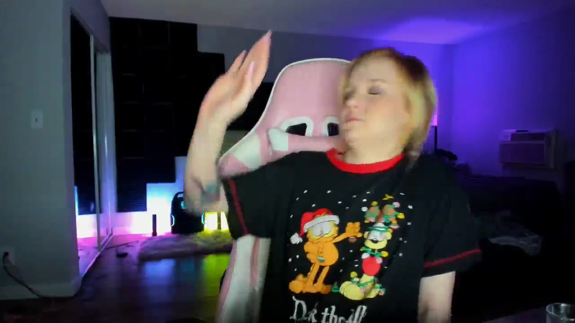 Gallery image thumbnail from LizzySmallz's myfreecams stream on, 01/17/2024, 14:10 image 10 of 20