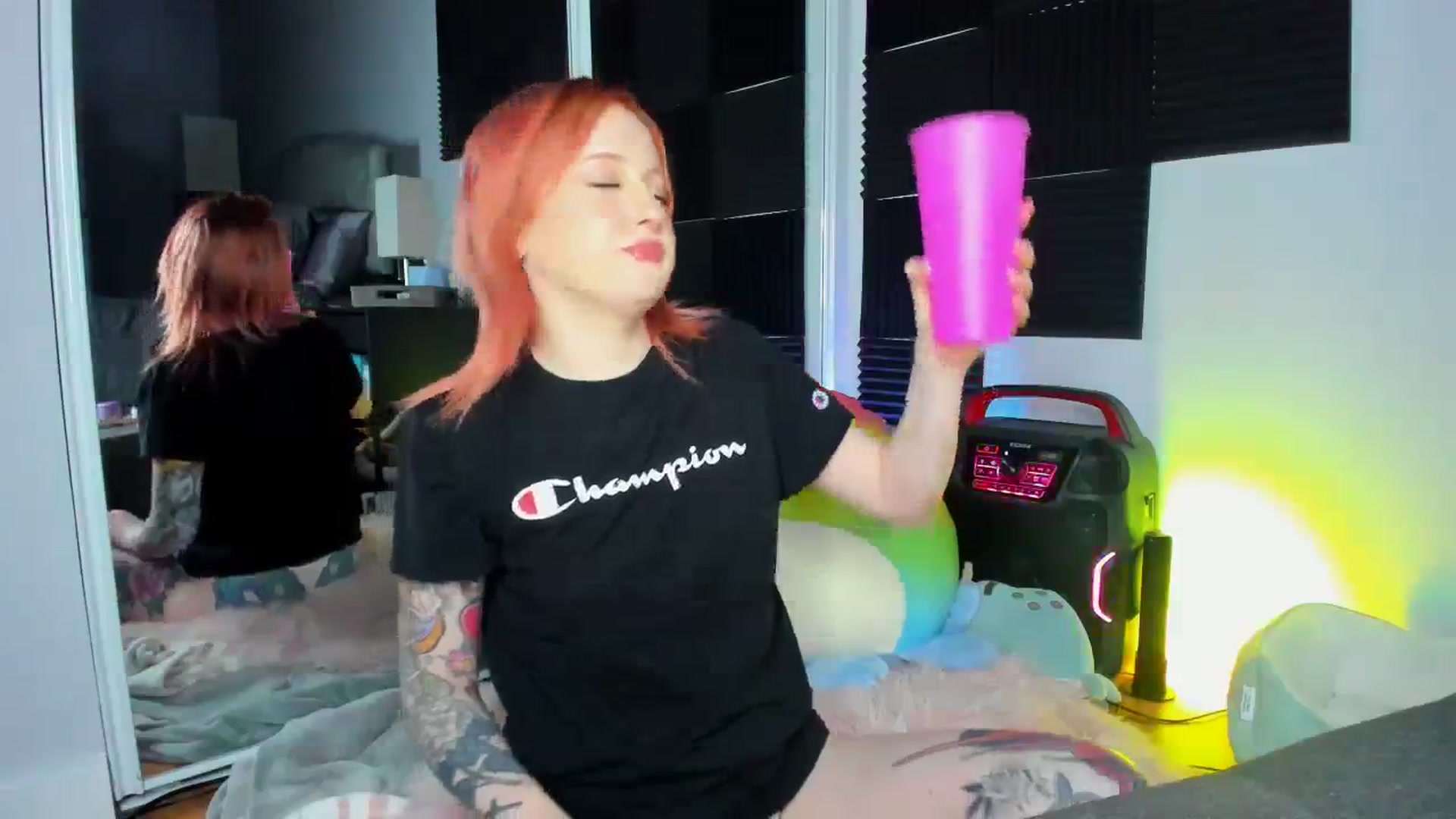 Gallery image thumbnail from LizzySmallz's myfreecams stream on, 01/23/2024, 11:10 image 10 of 20
