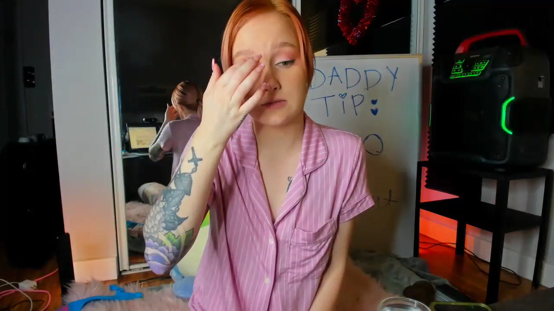 Gallery image thumbnail from LizzySmallz's myfreecams stream on, 01/29/2024, 11:24 image 16 of 20