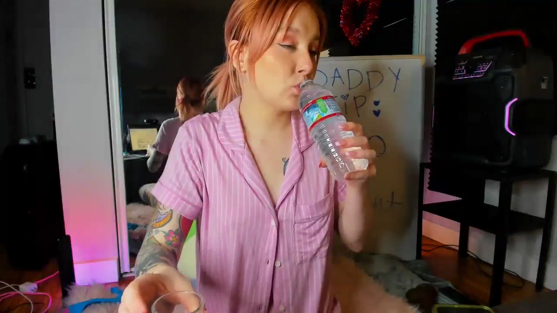 Gallery image thumbnail from LizzySmallz's myfreecams stream on, 01/29/2024, 11:24 image 18 of 20