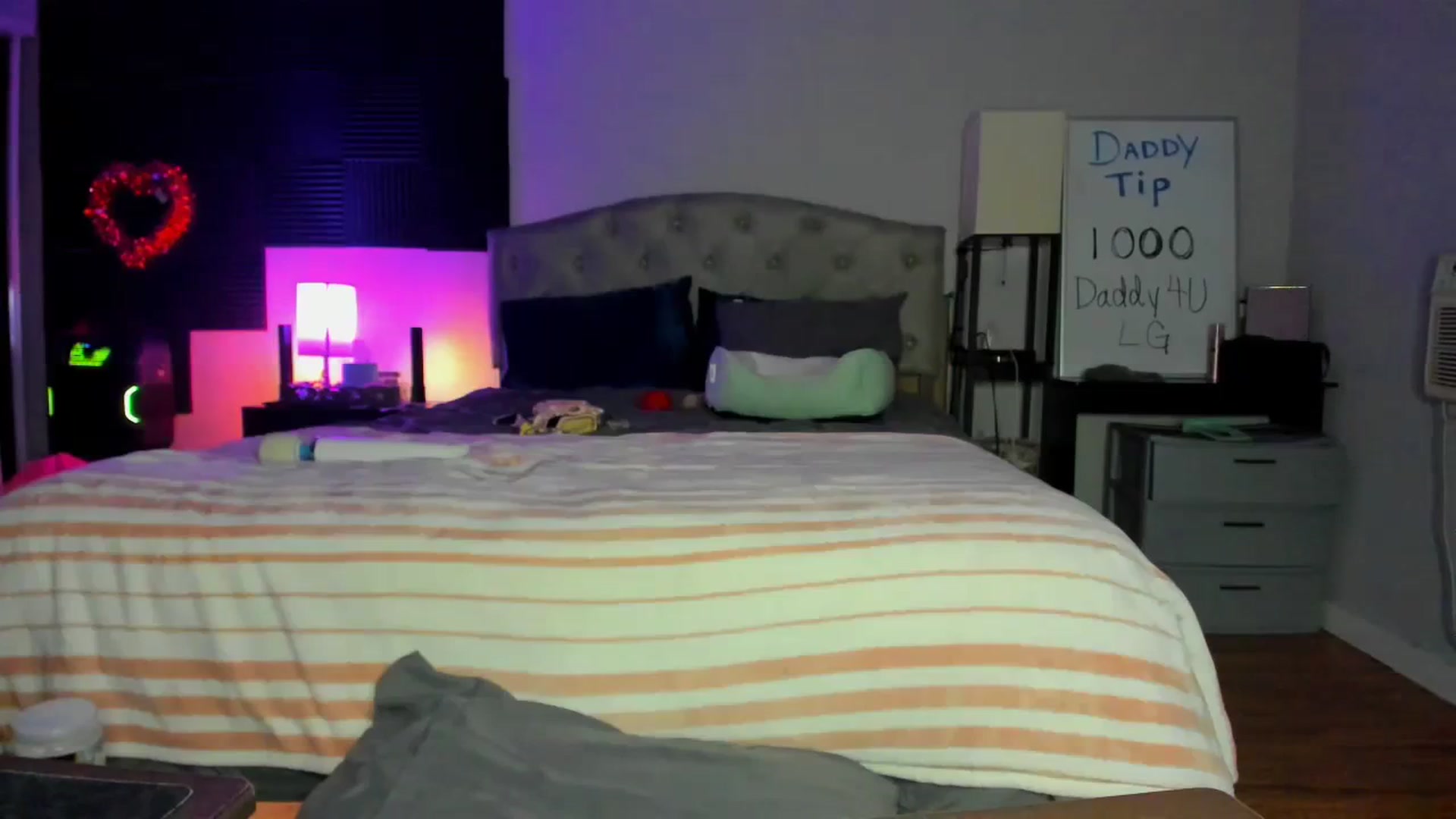 Gallery image thumbnail from LizzySmallz's myfreecams stream on, 02/03/2024, 11:37 image 19 of 20